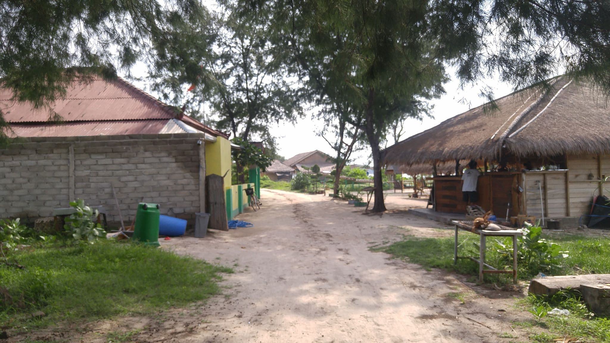Street view near Gili Beach, Gili Trawangan — © eneerhut (CC BY-SA · Mapillary)