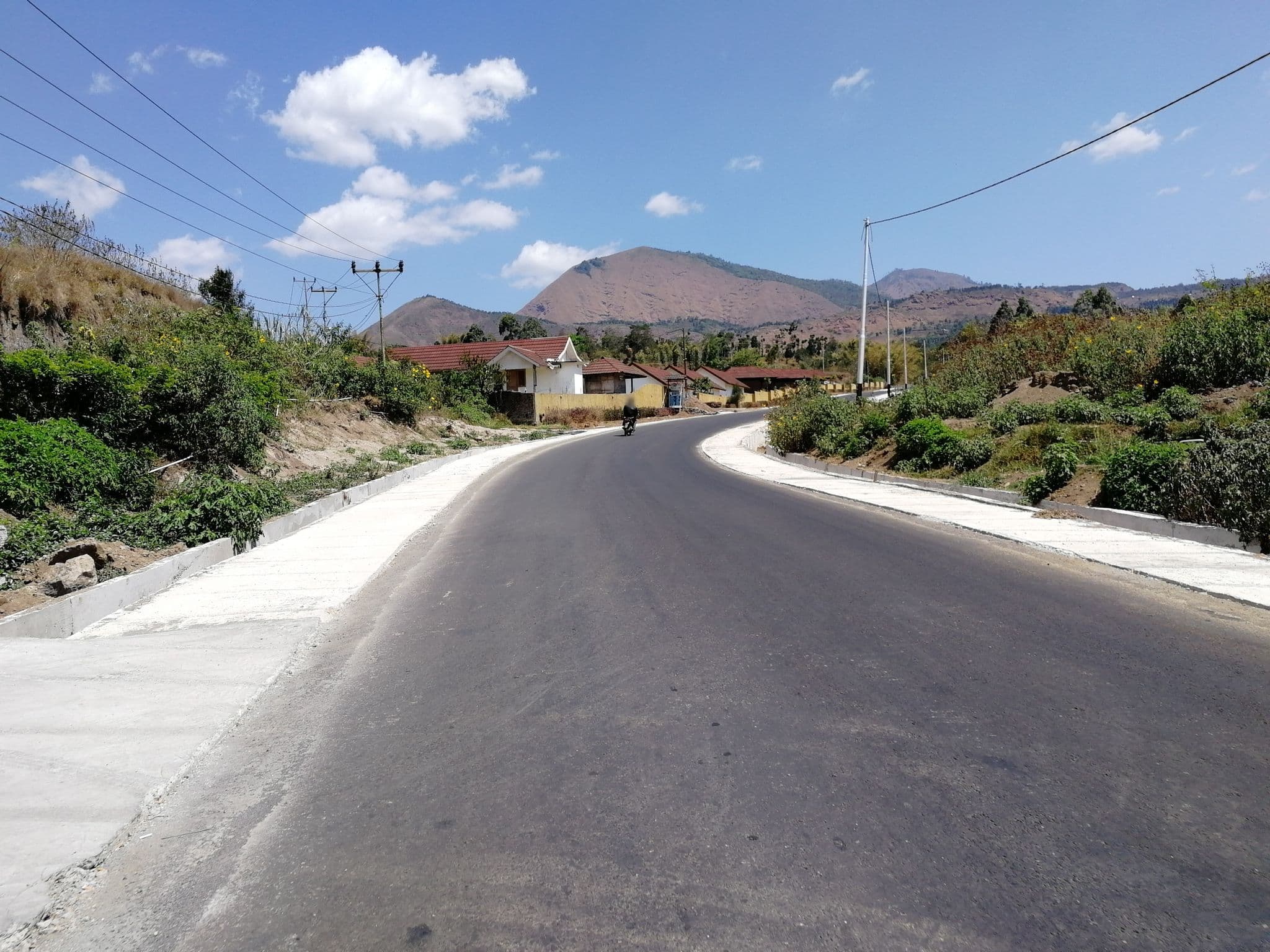 Street view near Pondok Rinjani Bu Sita, Labuan Lombok — © thewayofmando (CC BY-SA · Mapillary)