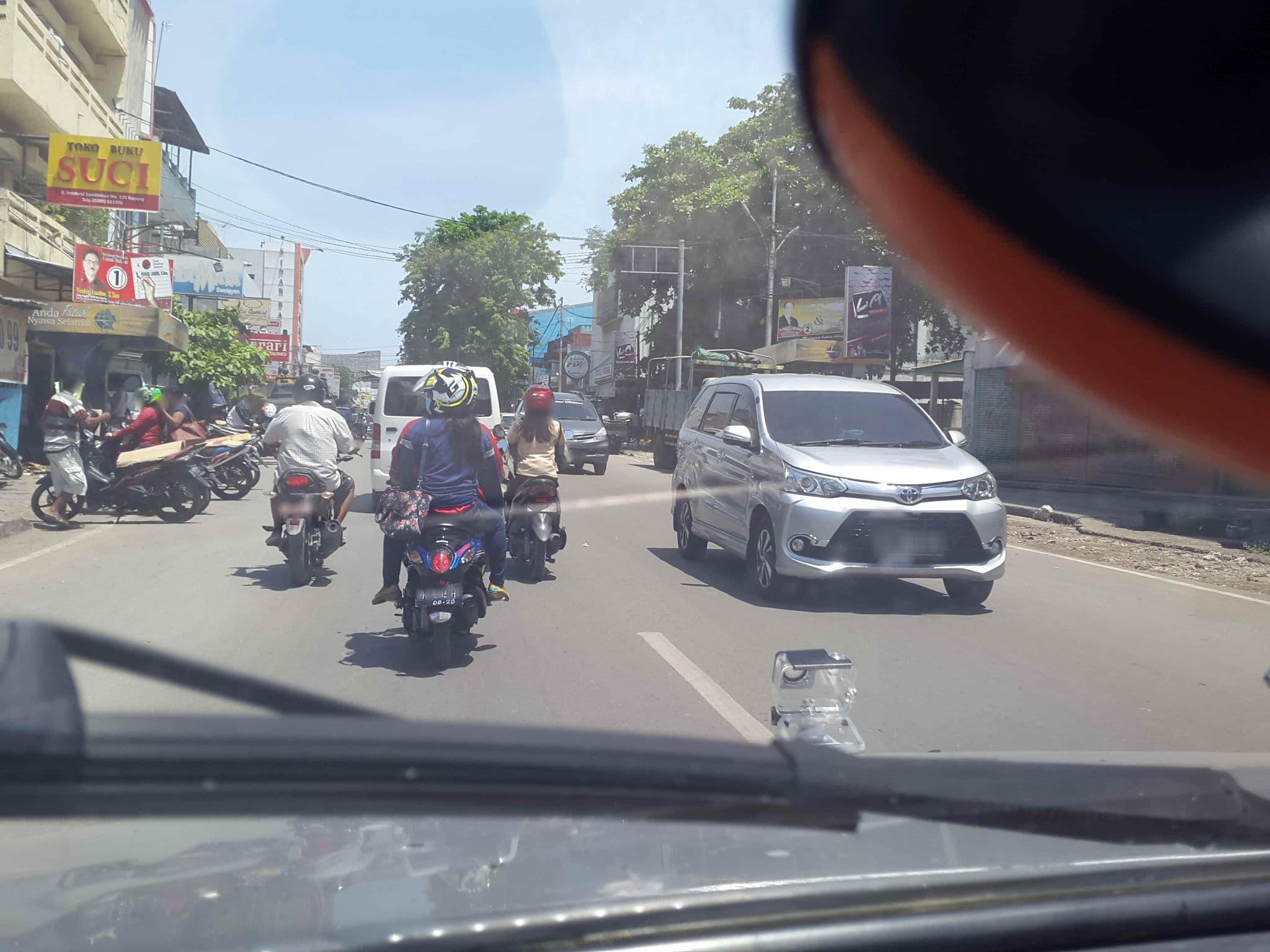 Street view near Bob Guesthouse, Kupang — © roadroid (CC BY-SA · Mapillary)