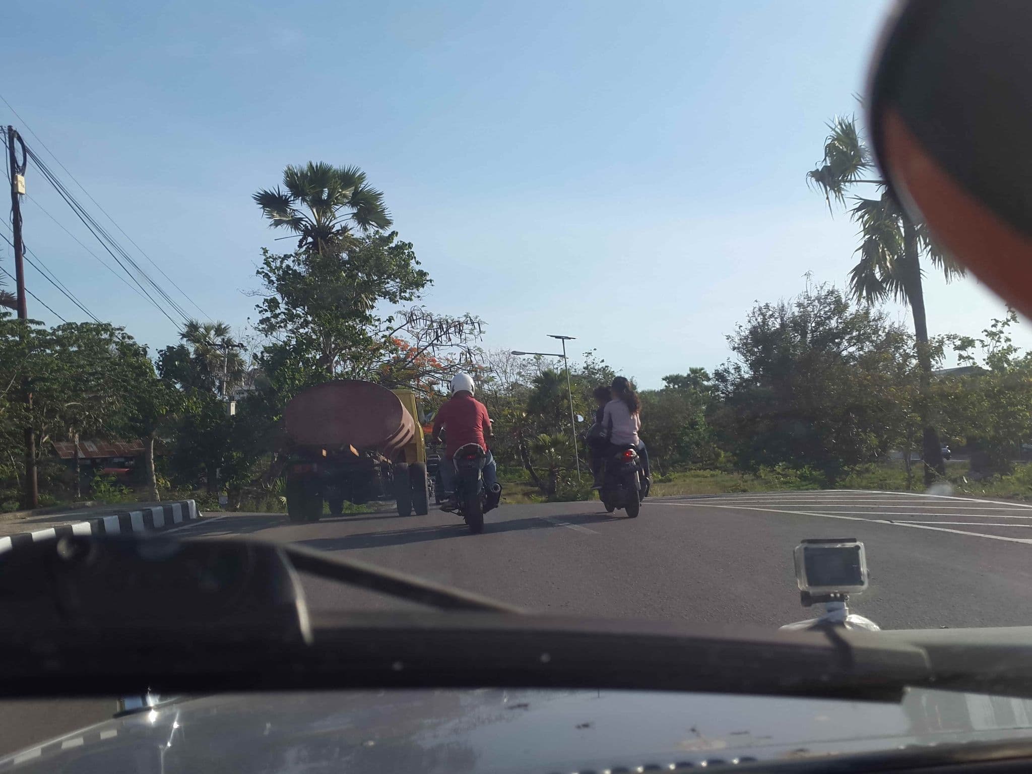 Street view near Le - Detadu Hotel, Kupang — © roadroid (CC BY-SA · Mapillary)