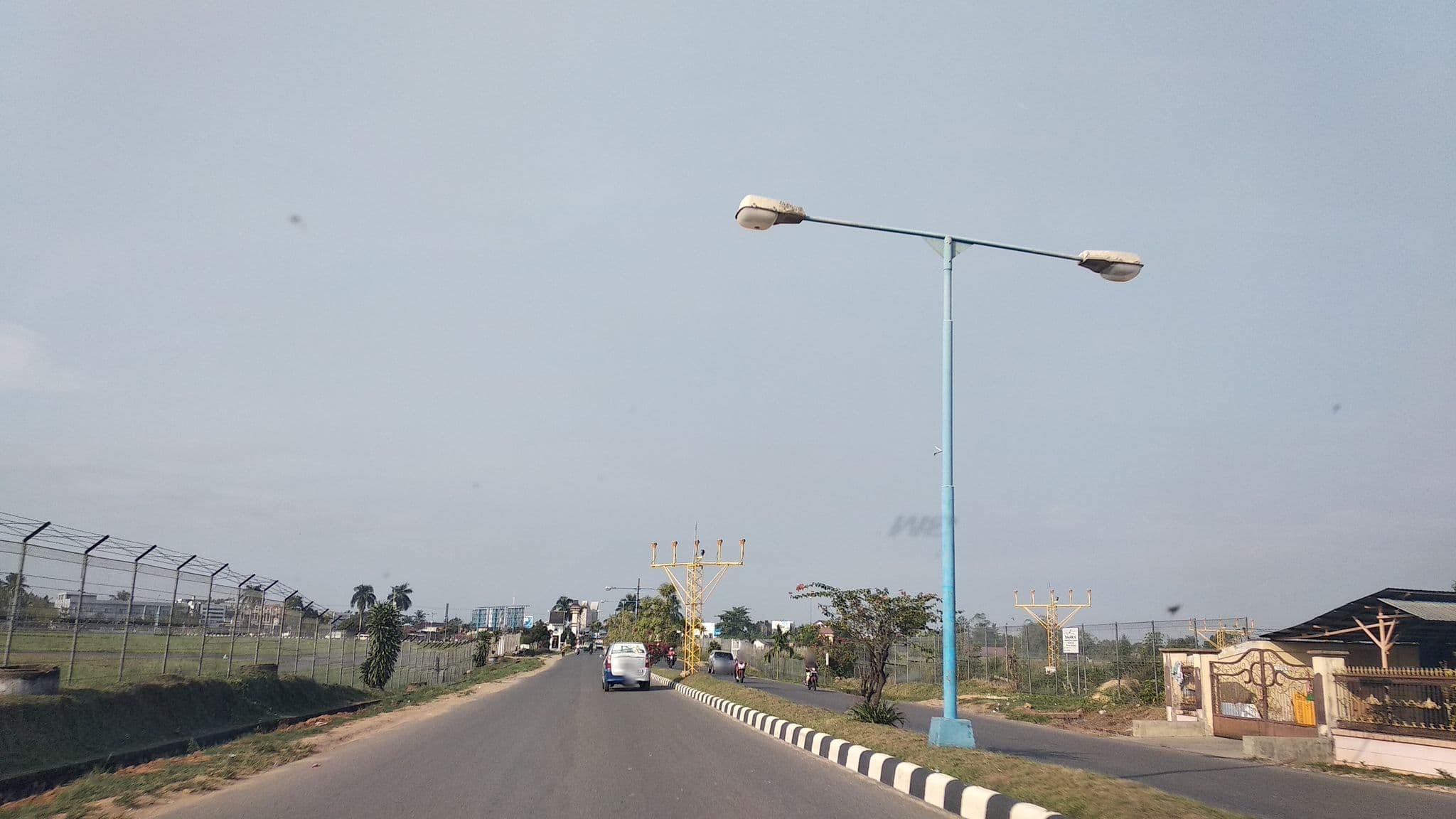 Street view near Penginapan Willis, Banjarbaru — © akrimullag (CC BY-SA · Mapillary)