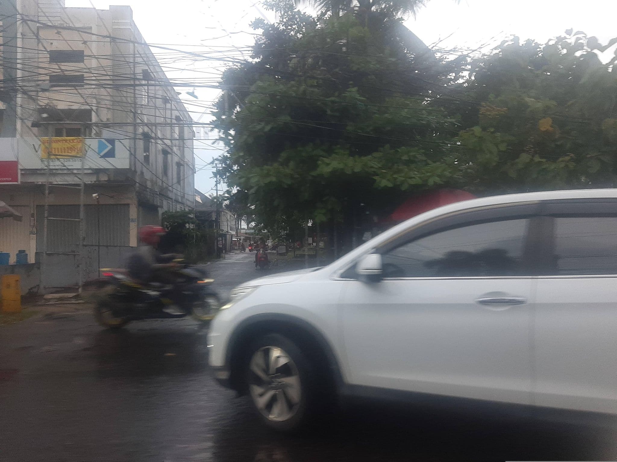 Street view near Pandansari Hotel, Banjarmasin — © FenyMufyd (CC BY-SA · Mapillary)