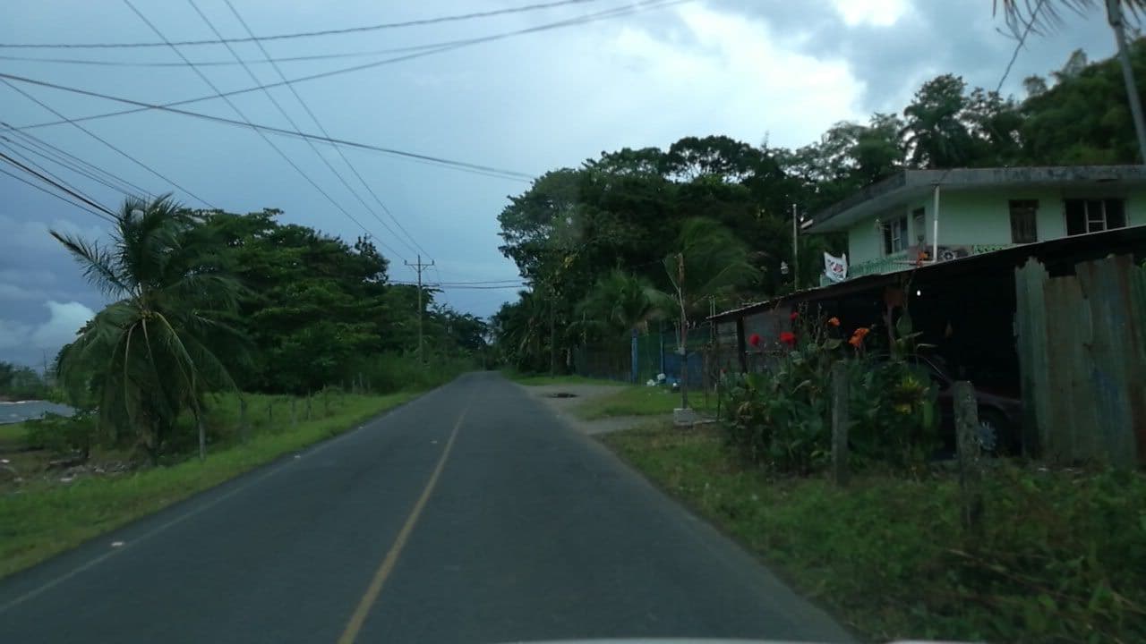 Street view near Hotel Acapulco, Limón — © rngkll (CC BY-SA · Mapillary)