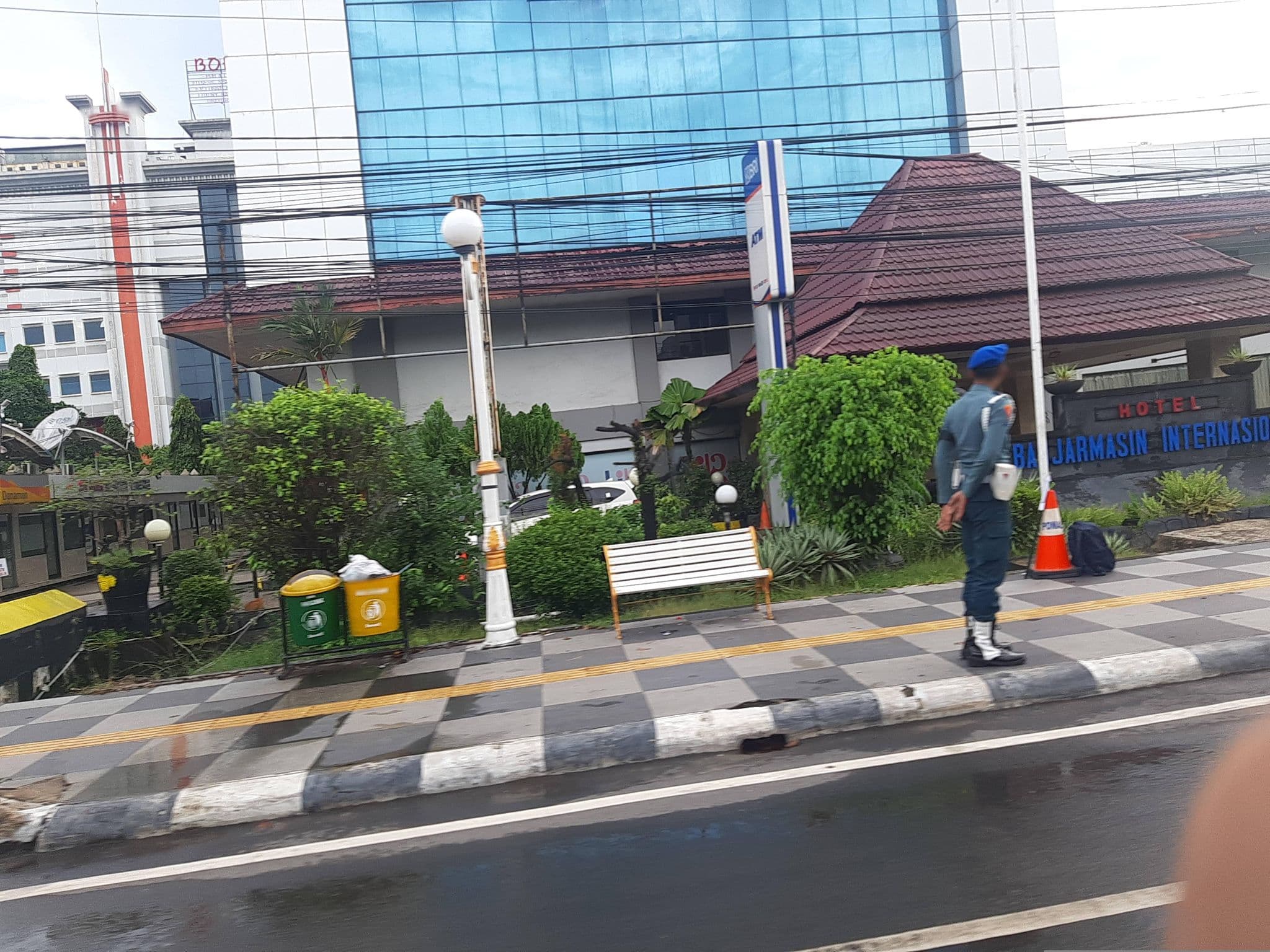 Street view near Best Western Kindai Hotel, Banjarmasin — © FenyMufyd (CC BY-SA · Mapillary)