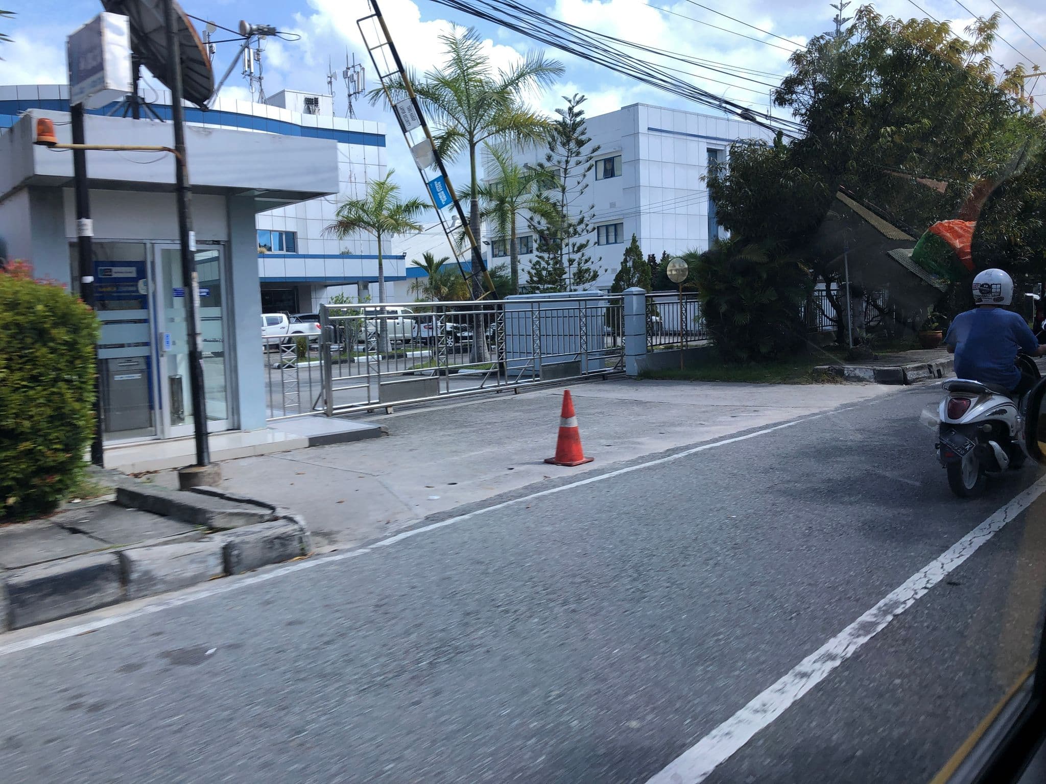Street view near Grand Sawit Hotel, Balikpapan — © mottiger (CC BY-SA · Mapillary)