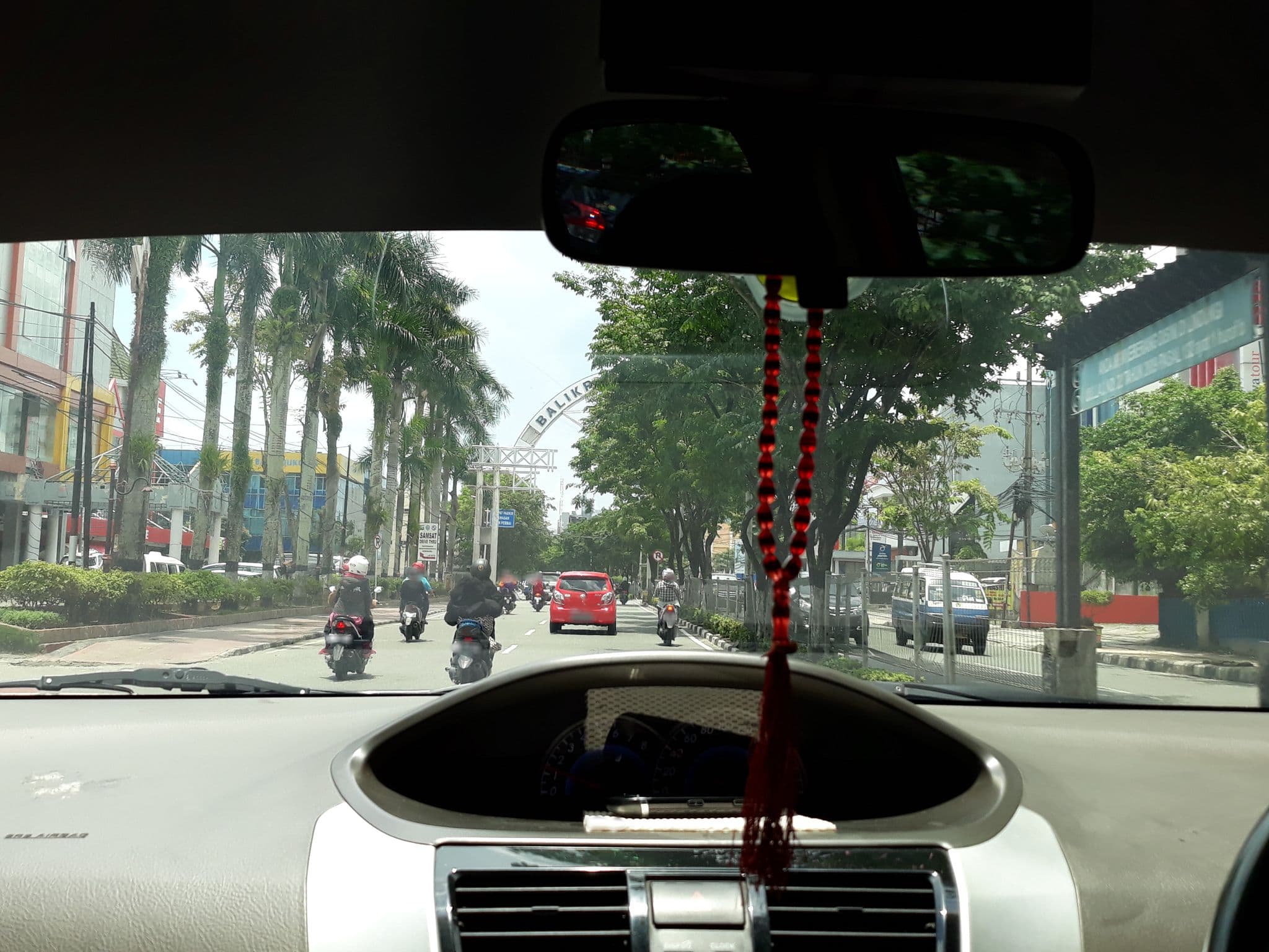 Street view near Penginapan Syariah BP, Balikpapan — © yahyam (CC BY-SA · Mapillary)