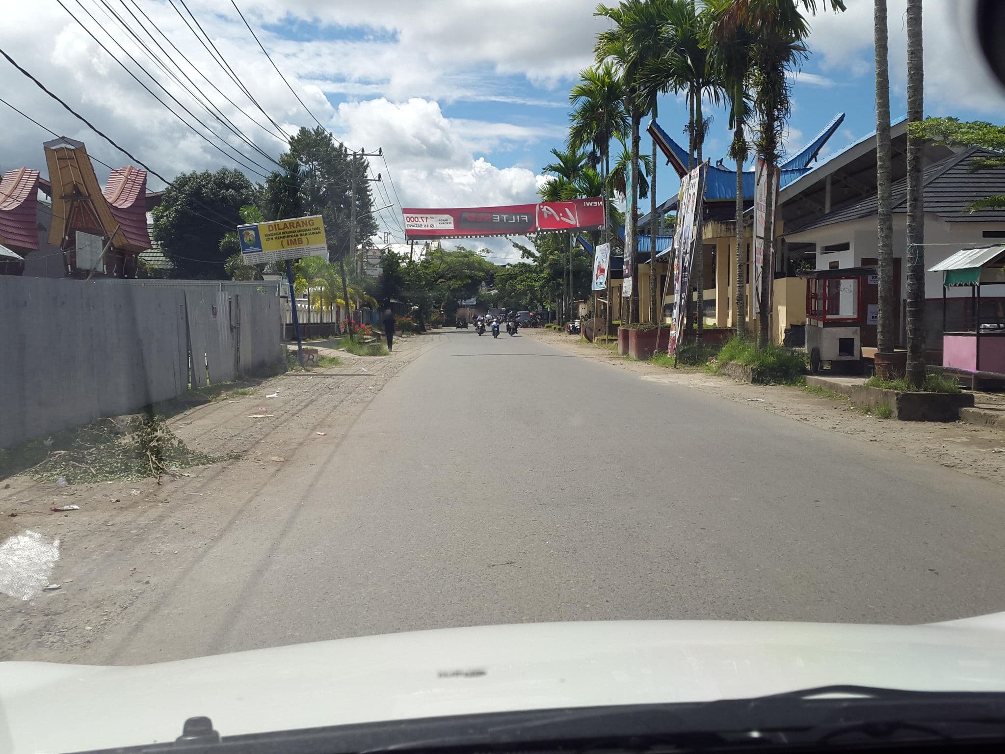 Street view near Wisma Family, Rantepao — © roadroid (CC BY-SA · Mapillary)