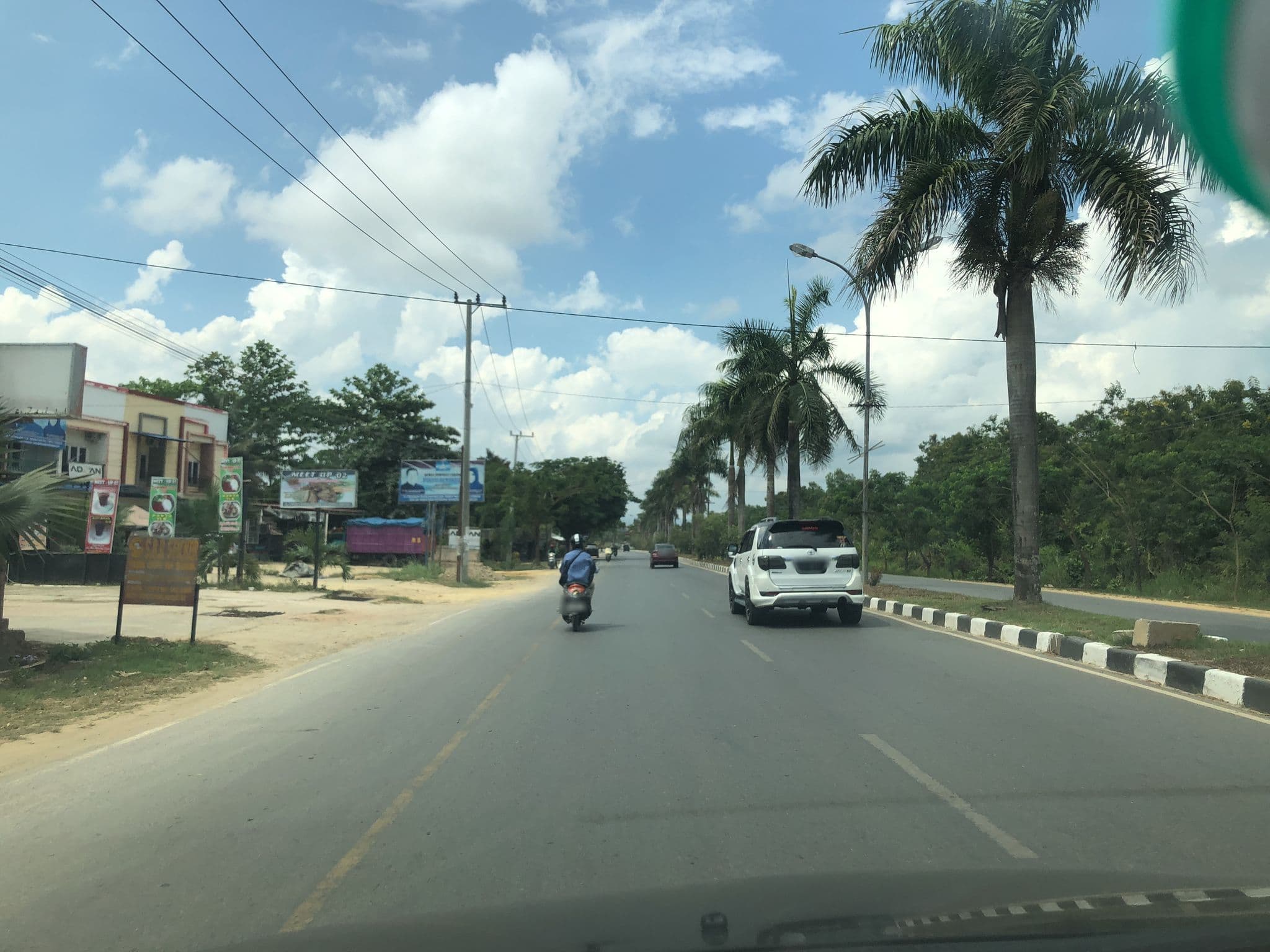 Street view near Diamond hotel, Kendari — © sarahantos (CC BY-SA · Mapillary)