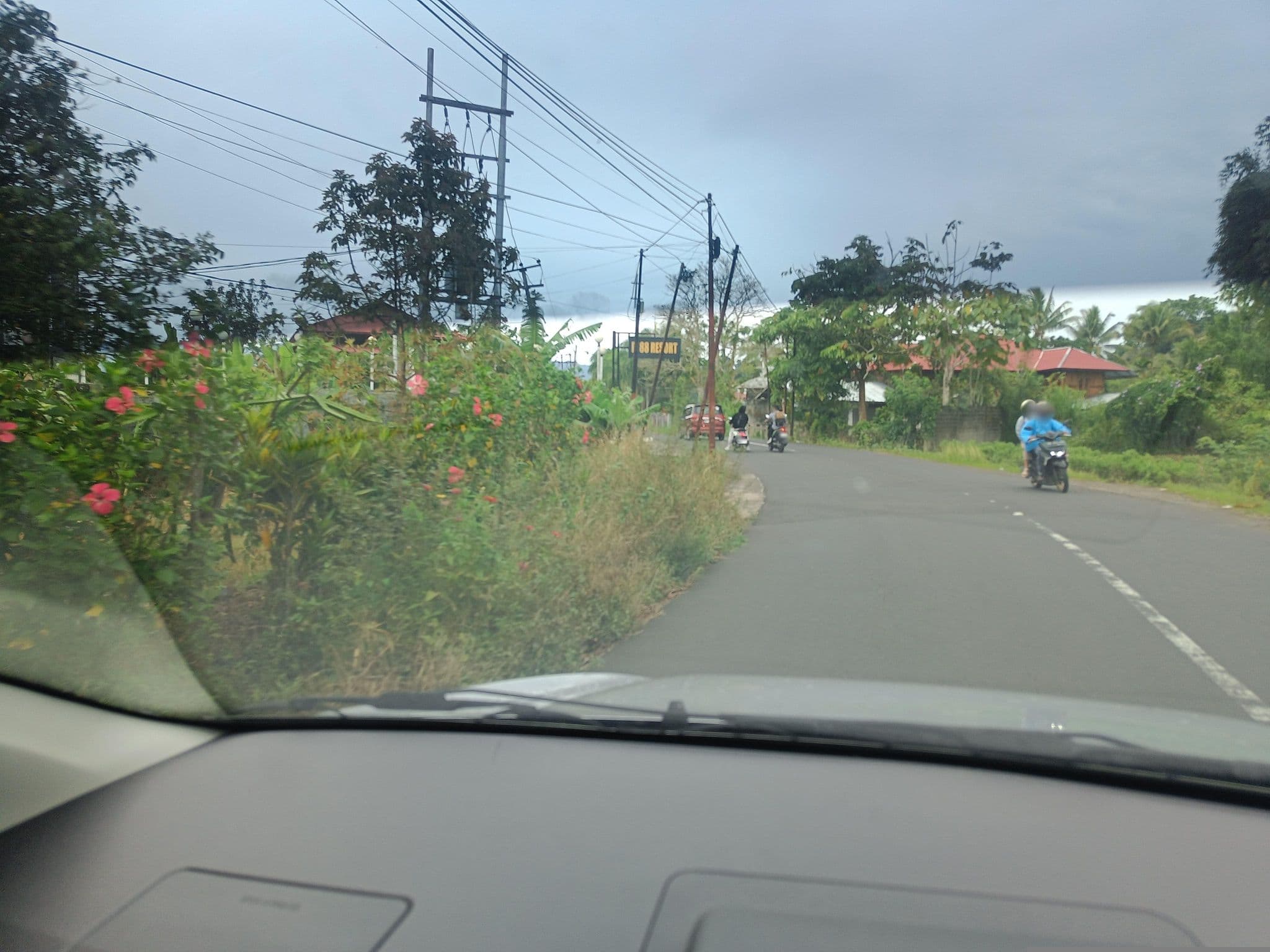Street view near D'88 Resort, Tondano — © hen0ch (CC BY-SA · Mapillary)