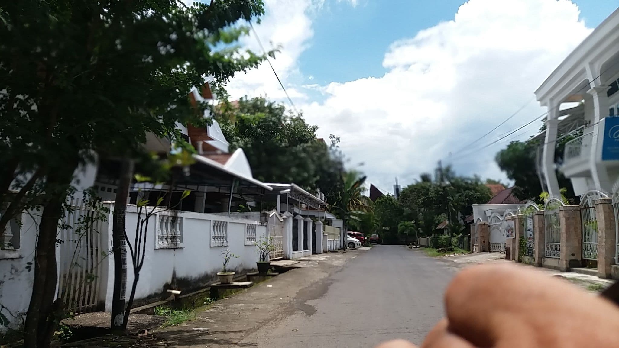 Street view near Maleosan Inn, Manado — © roadroid (CC BY-SA · Mapillary)