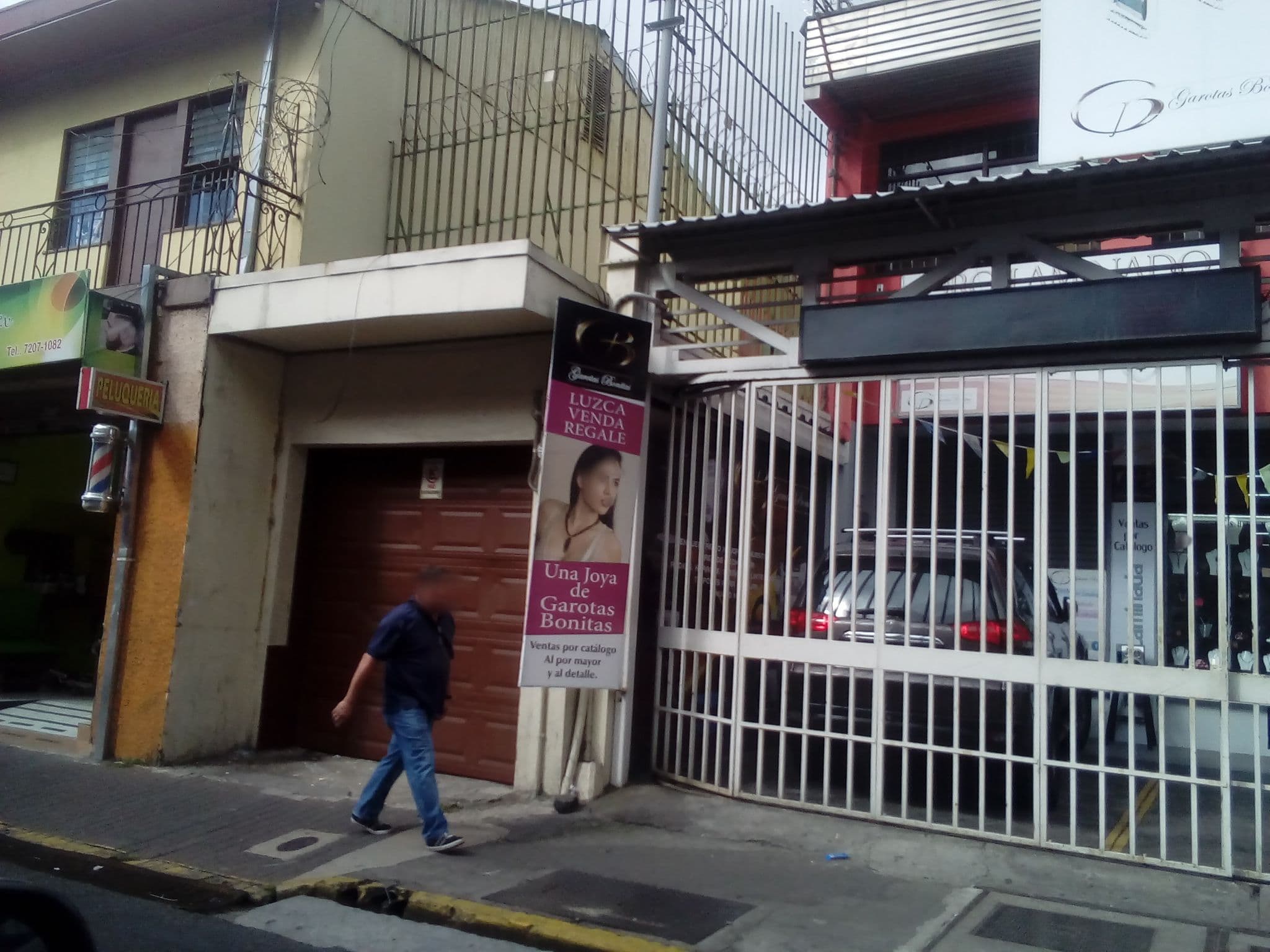 Street view near Hotel Metropolitano, San José