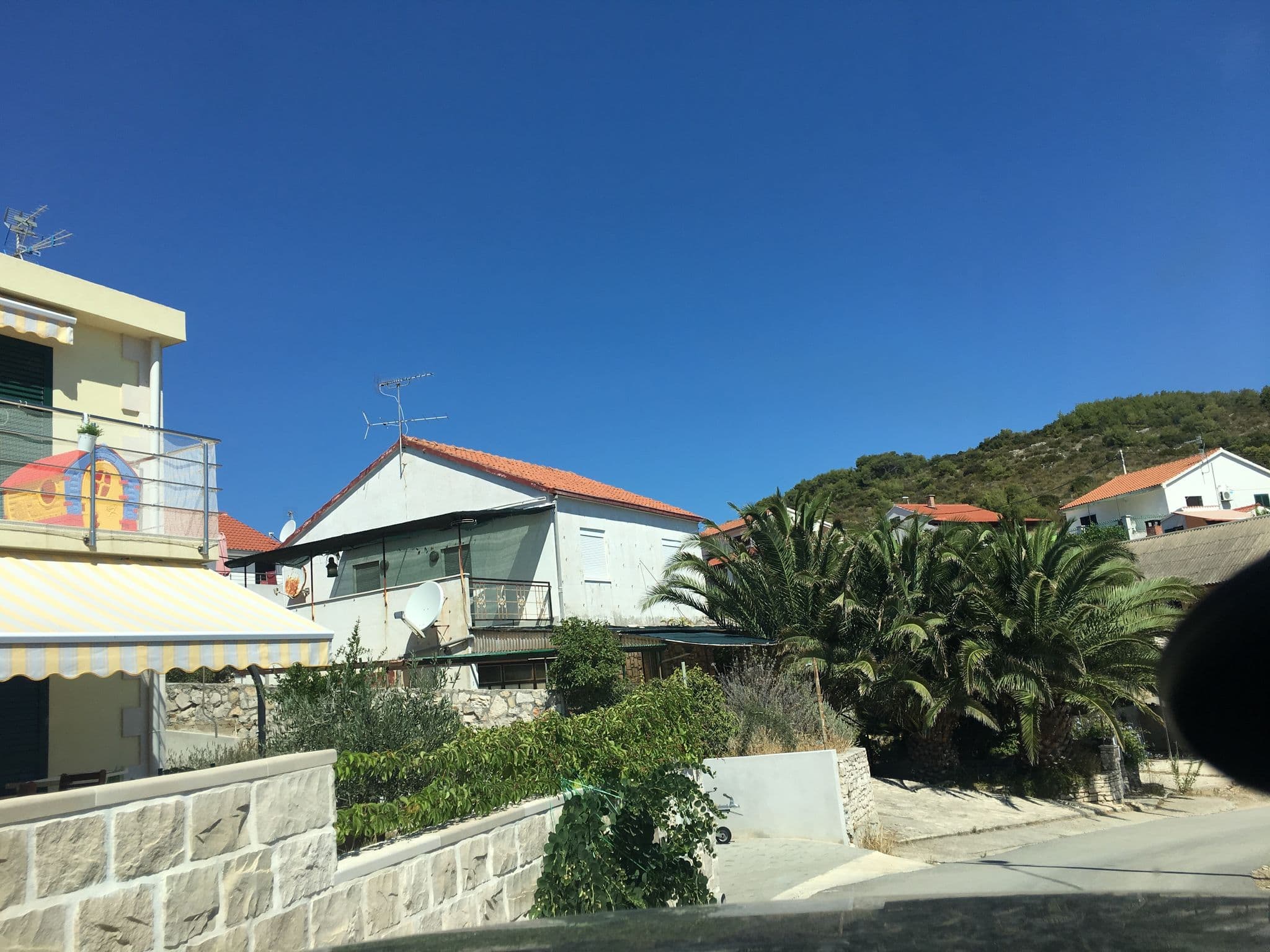 Street view near The Sea House Apartments, Vis — © jebako999 (CC BY-SA · Mapillary)