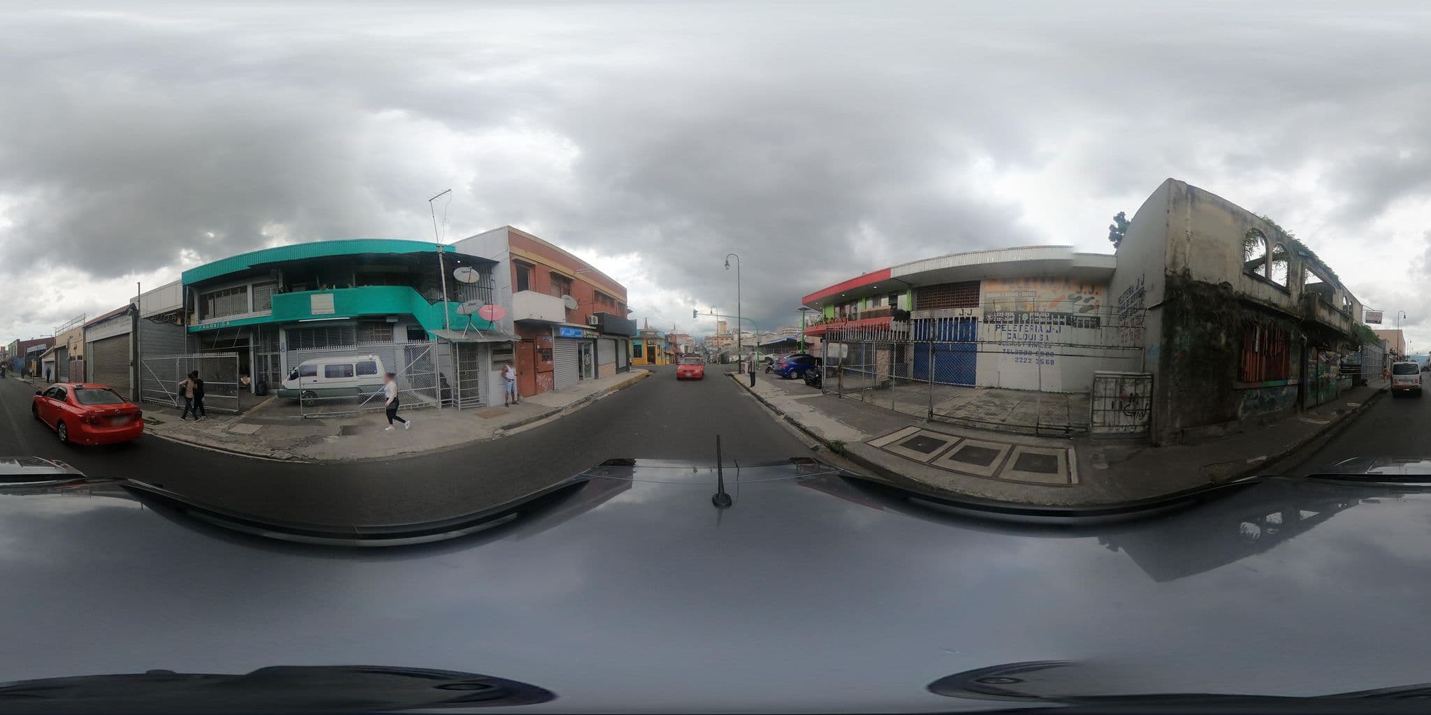 Street view near Hotel Diamante, San José