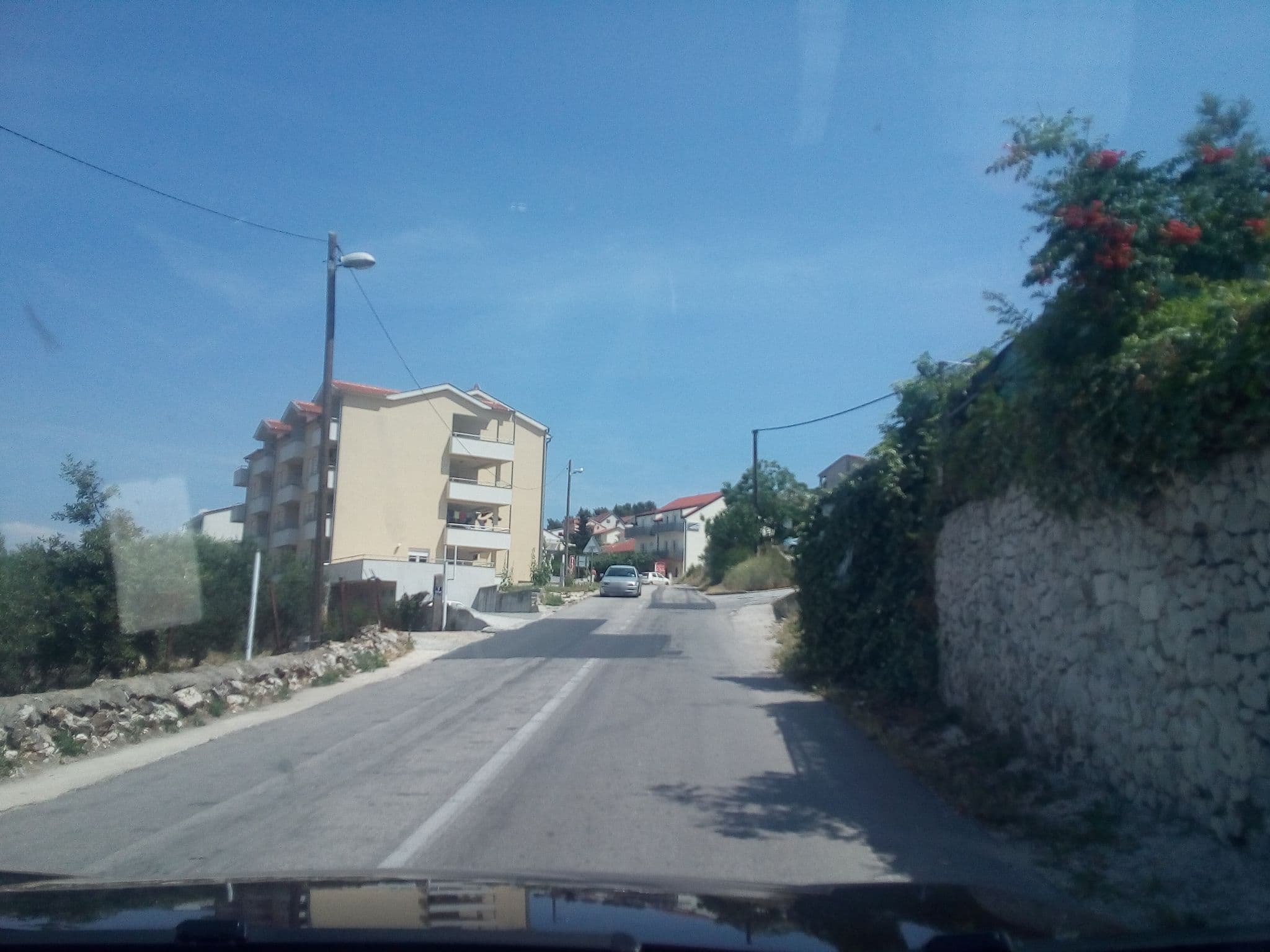 Street view near Apartments Dragan, Trogir — © karthoo (CC BY-SA · Mapillary)