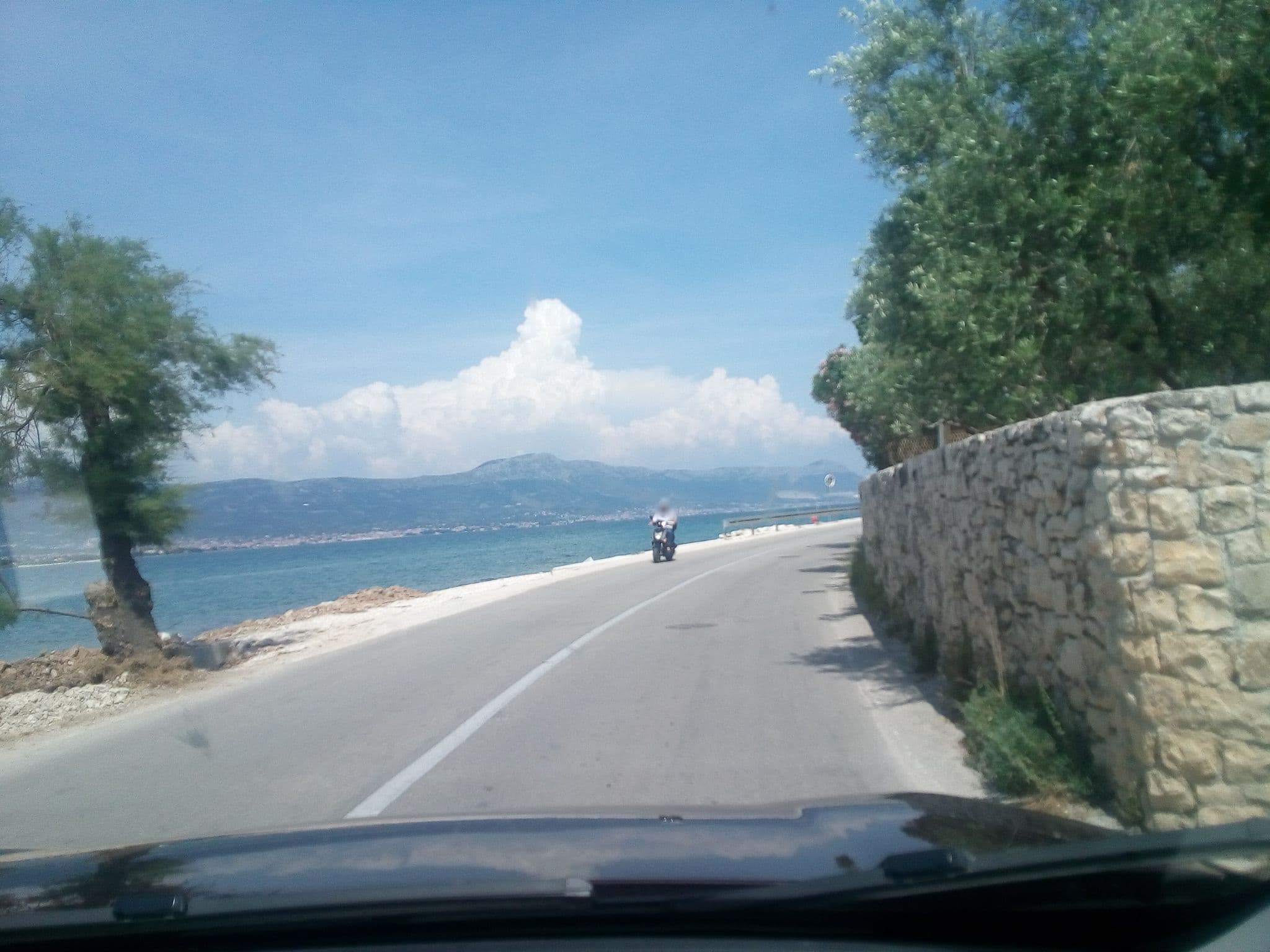 Street view near Apartments Dora, Okrug Gornji — © karthoo (CC BY-SA · Mapillary)
