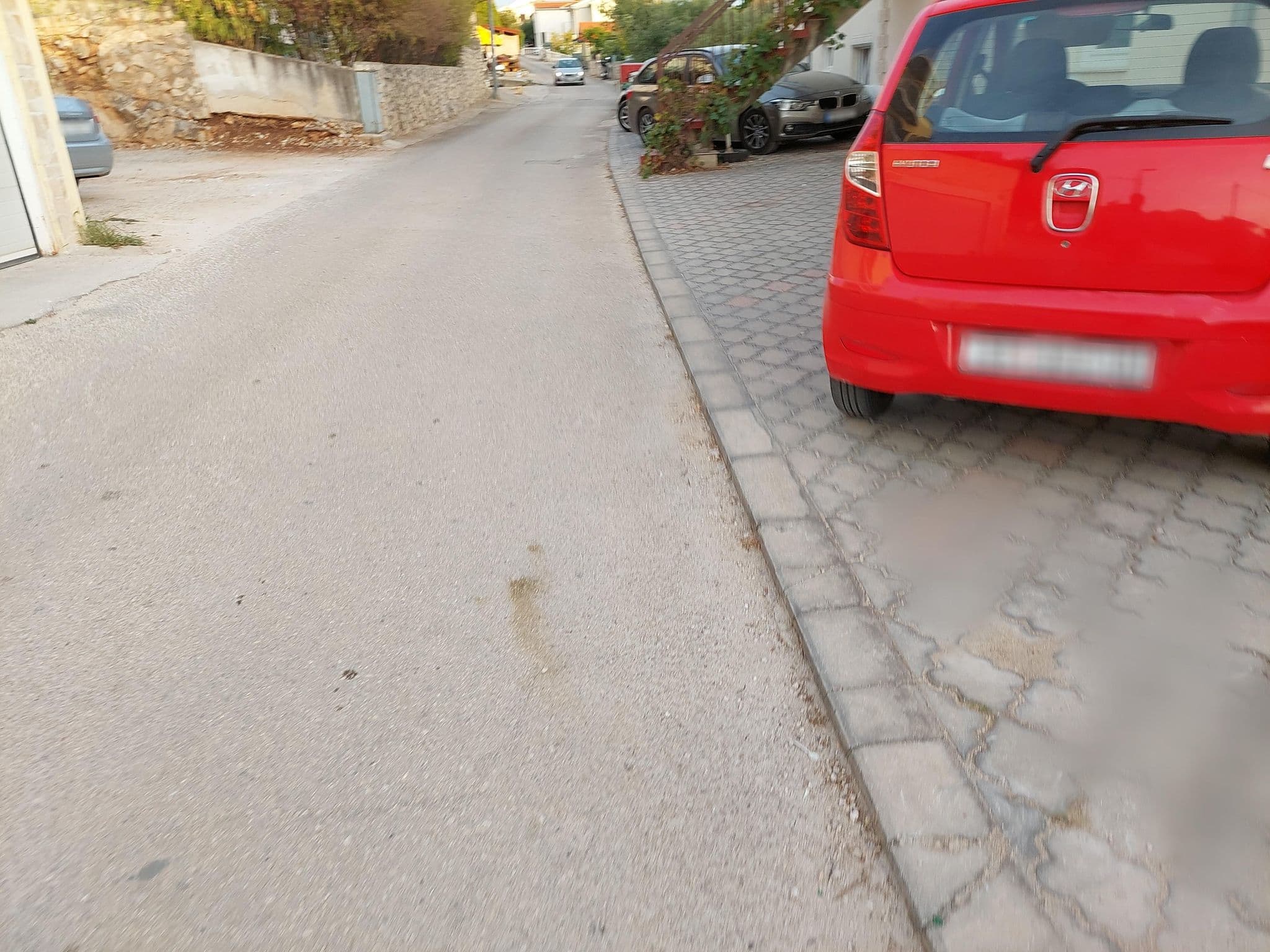 Street view near Apartments Cacija, Okrug Gornji — © polar7 (CC BY-SA · Mapillary)