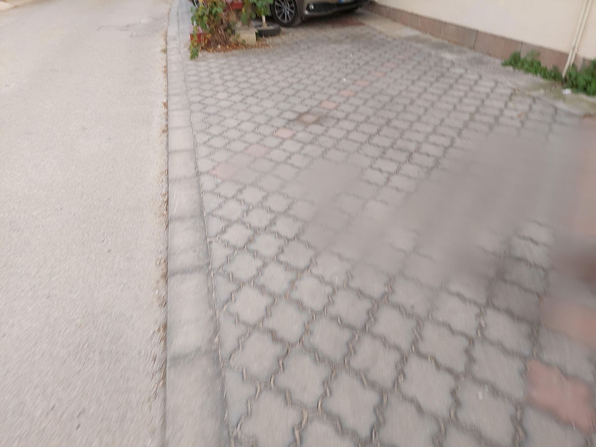 Street view near Apartments Bee Maja, Okrug Gornji — © polar7 (CC BY-SA · Mapillary)