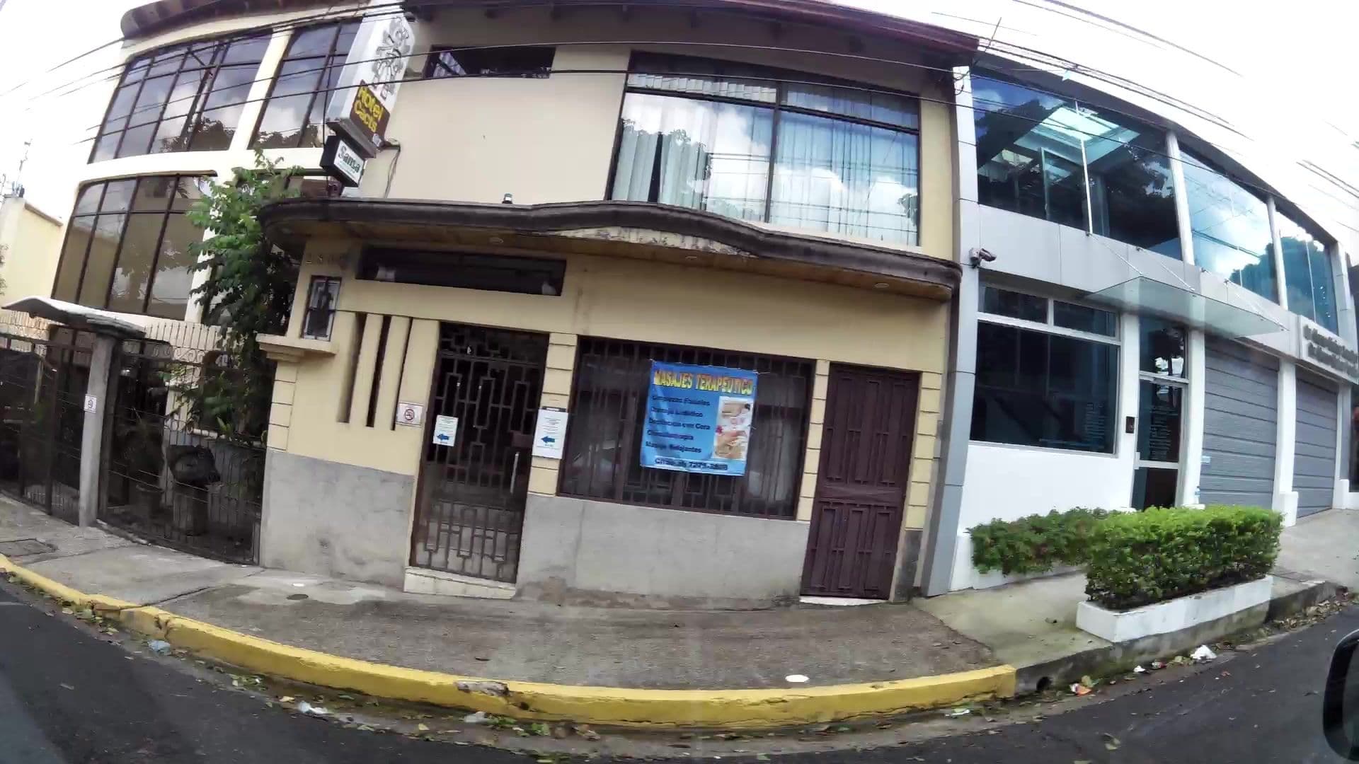 Street view near Hotel Cacts, San José