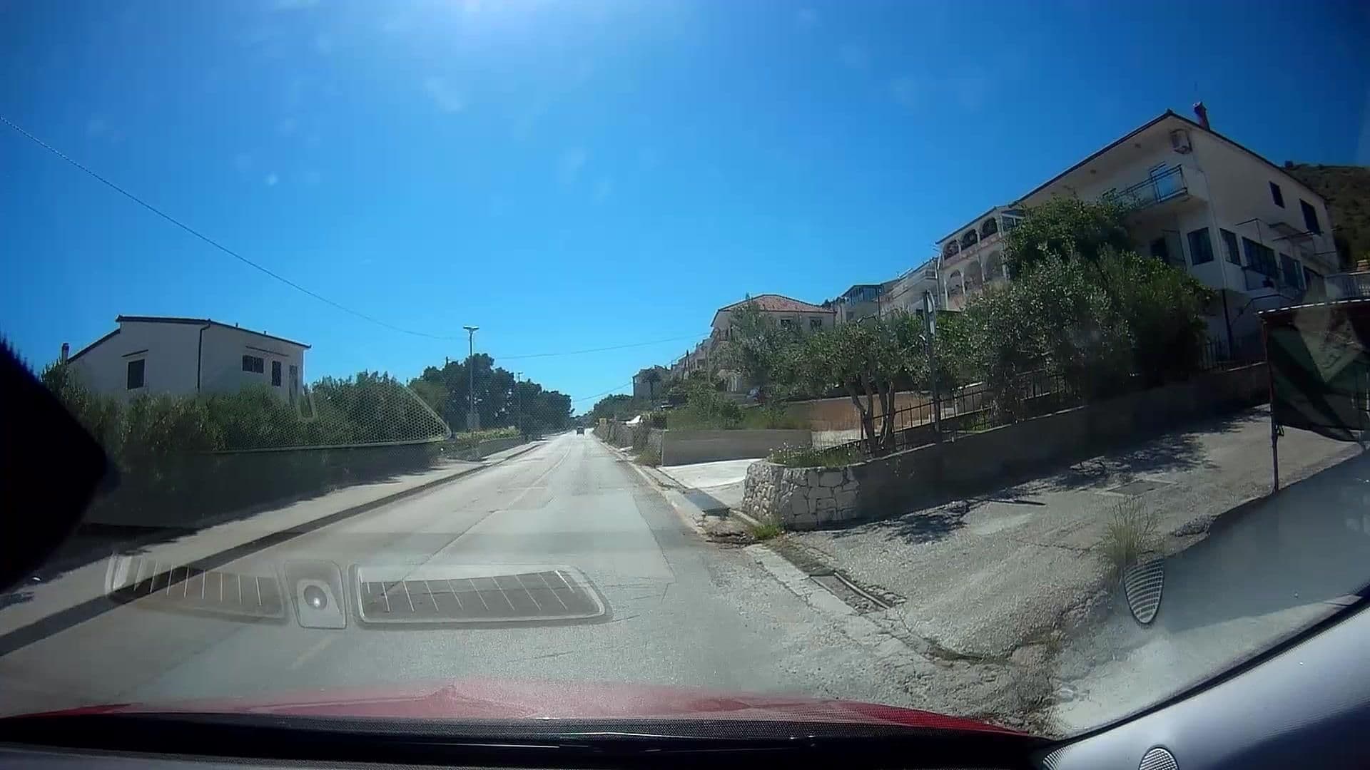Street view near Apartmani Simundic, Donji Seget — © micmin1972 (CC BY-SA · Mapillary)