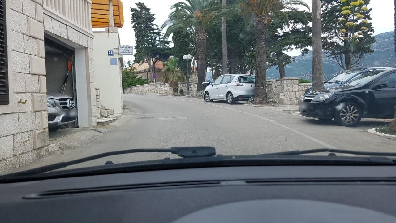 Street view near Drvis Blaga Apartments, Korčula — © mik007 (CC BY-SA · Mapillary)
