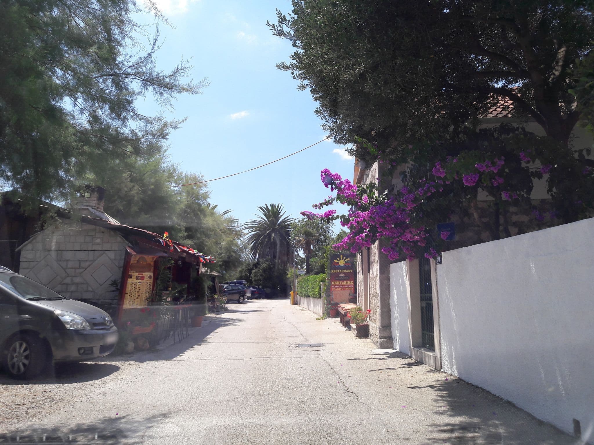 Street view near La Villa, Korčula — © osmapper (CC BY-SA · Mapillary)