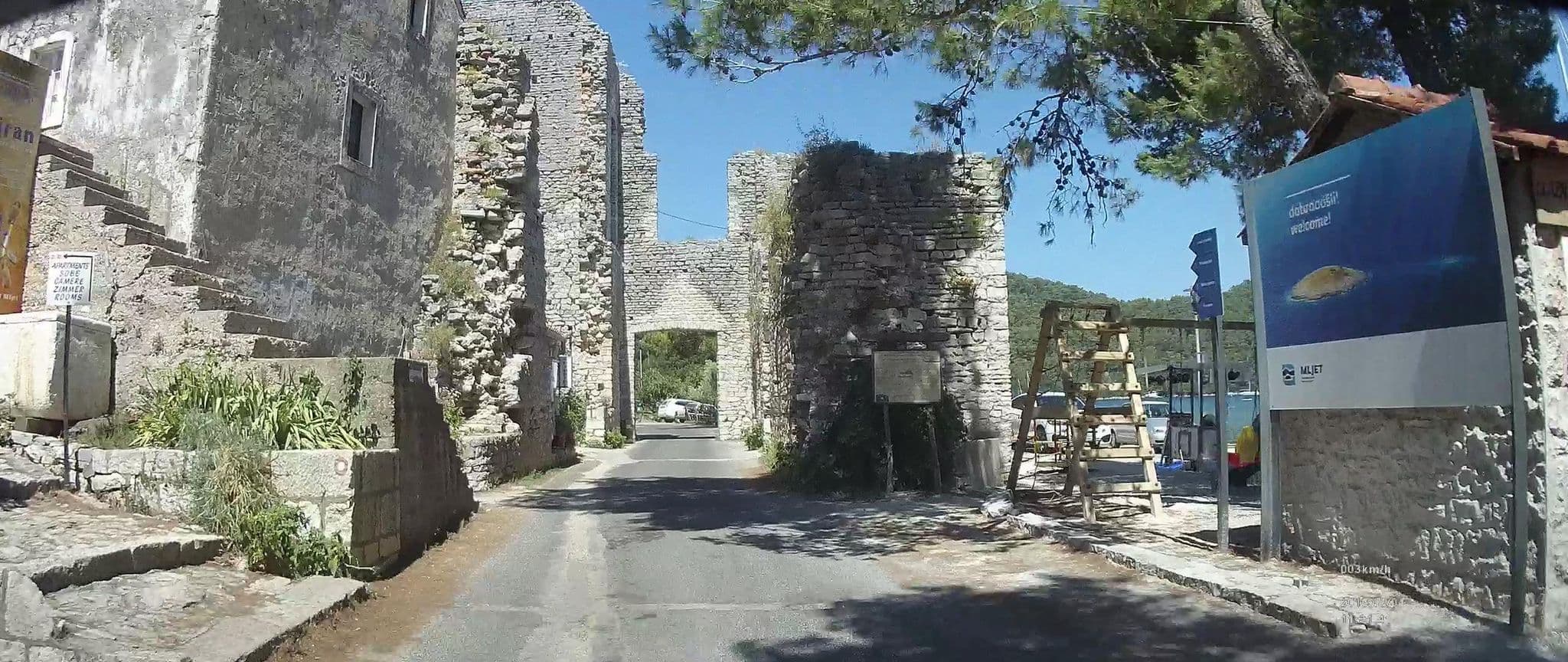 Street view near Rooms Karla, Lumbarda — © idelac (CC BY-SA · Mapillary)