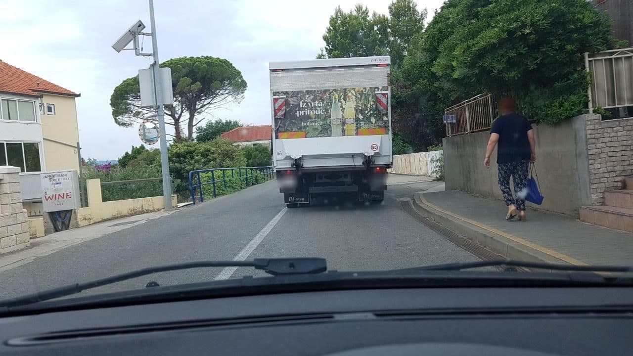 Street view near Apartments Kaktus, Orebić — © mik007 (CC BY-SA · Mapillary)