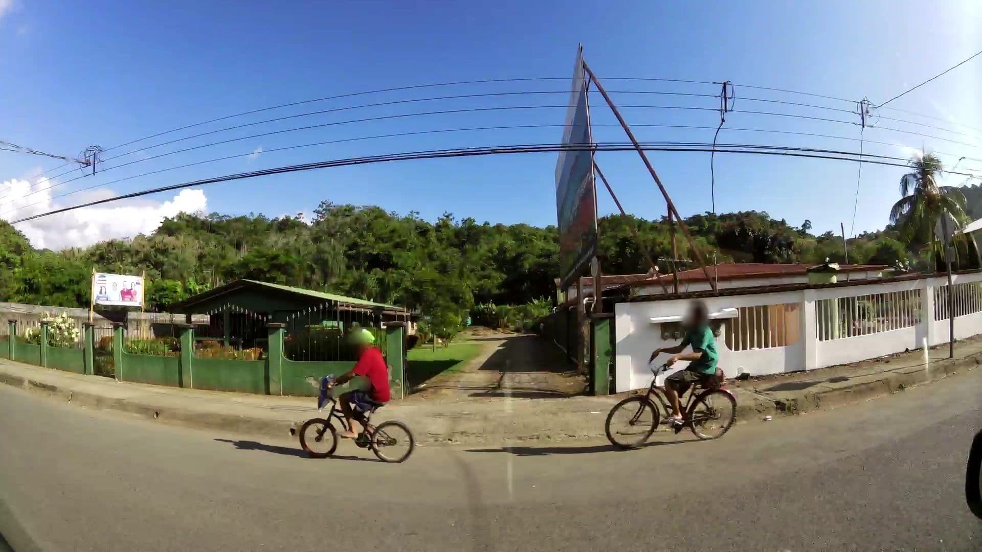 Street view near Cabinas Del Mar, Jacó