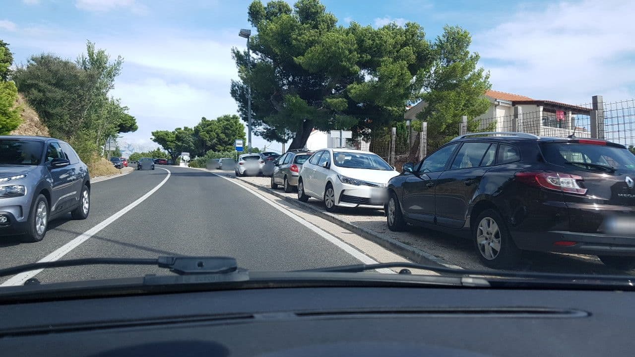 Street view near Beach Apartments Laura, Pučišća — © mik007 (CC BY-SA · Mapillary)
