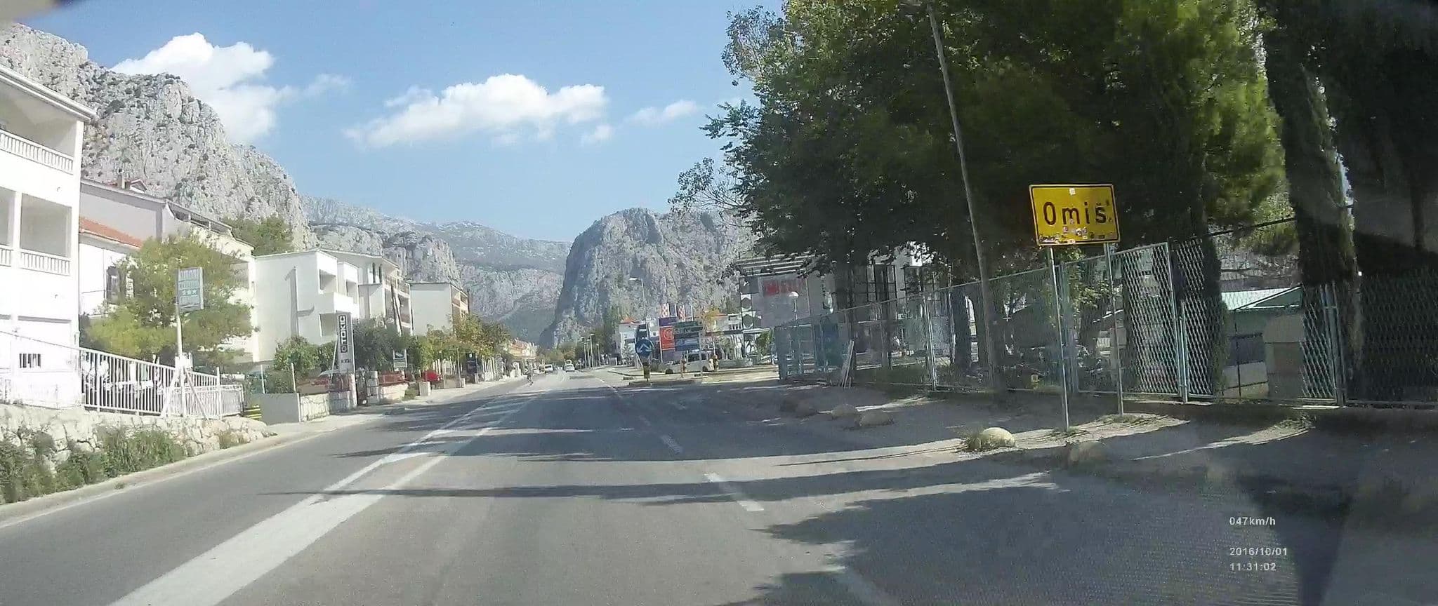 Street view near Cashtelan Rooms, Omiš — © idelac (CC BY-SA · Mapillary)