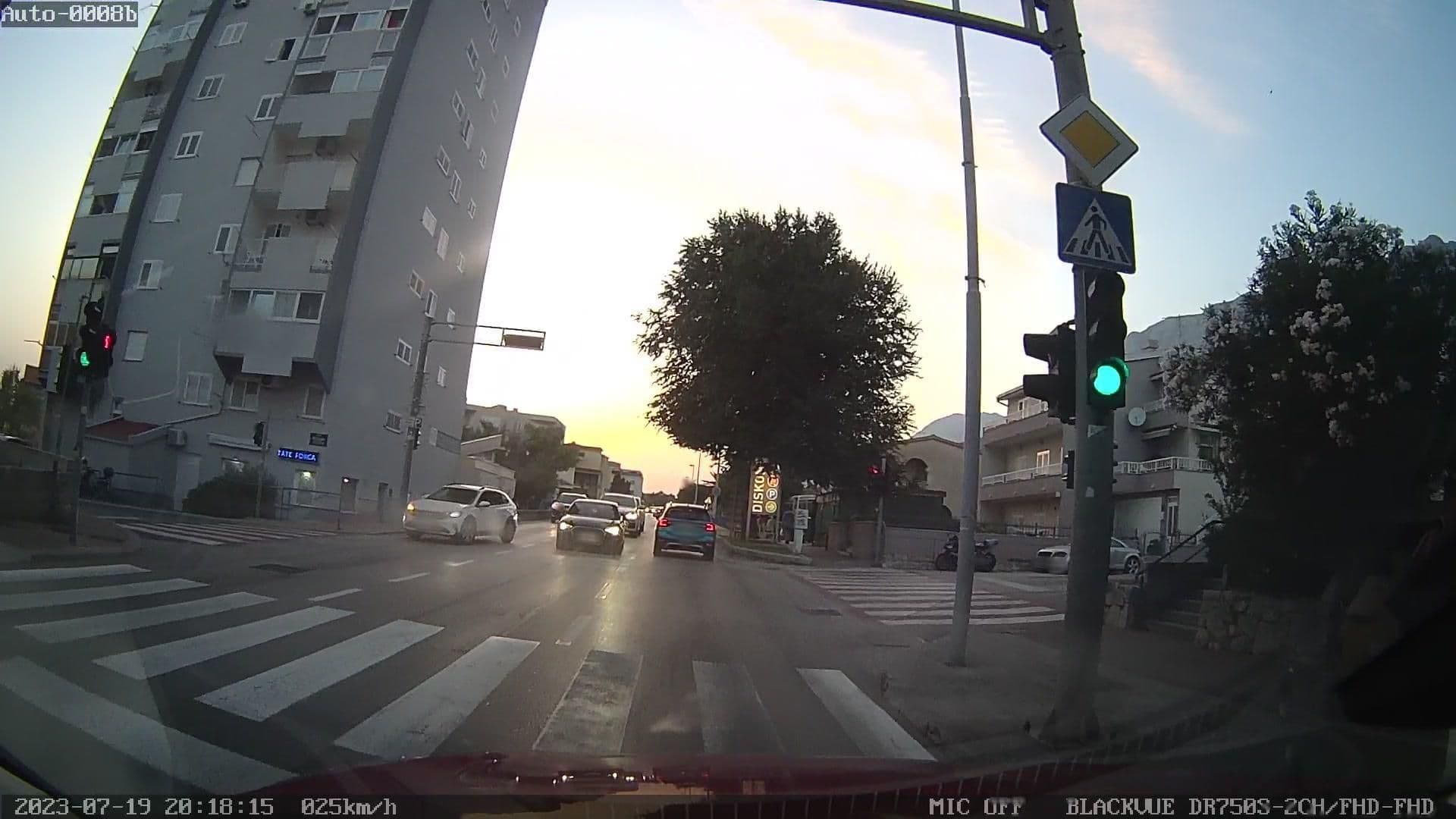 Street view near Apartment Noah, Makarska — © rdnnk (CC BY-SA · Mapillary)