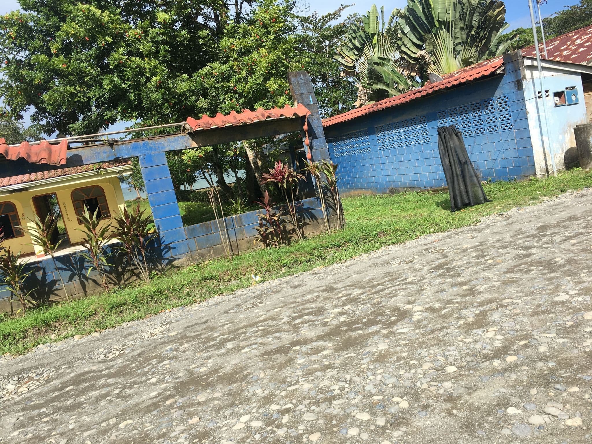 Street view near Ocean View Lodge, Limón — © darrell (CC BY-SA · Mapillary)