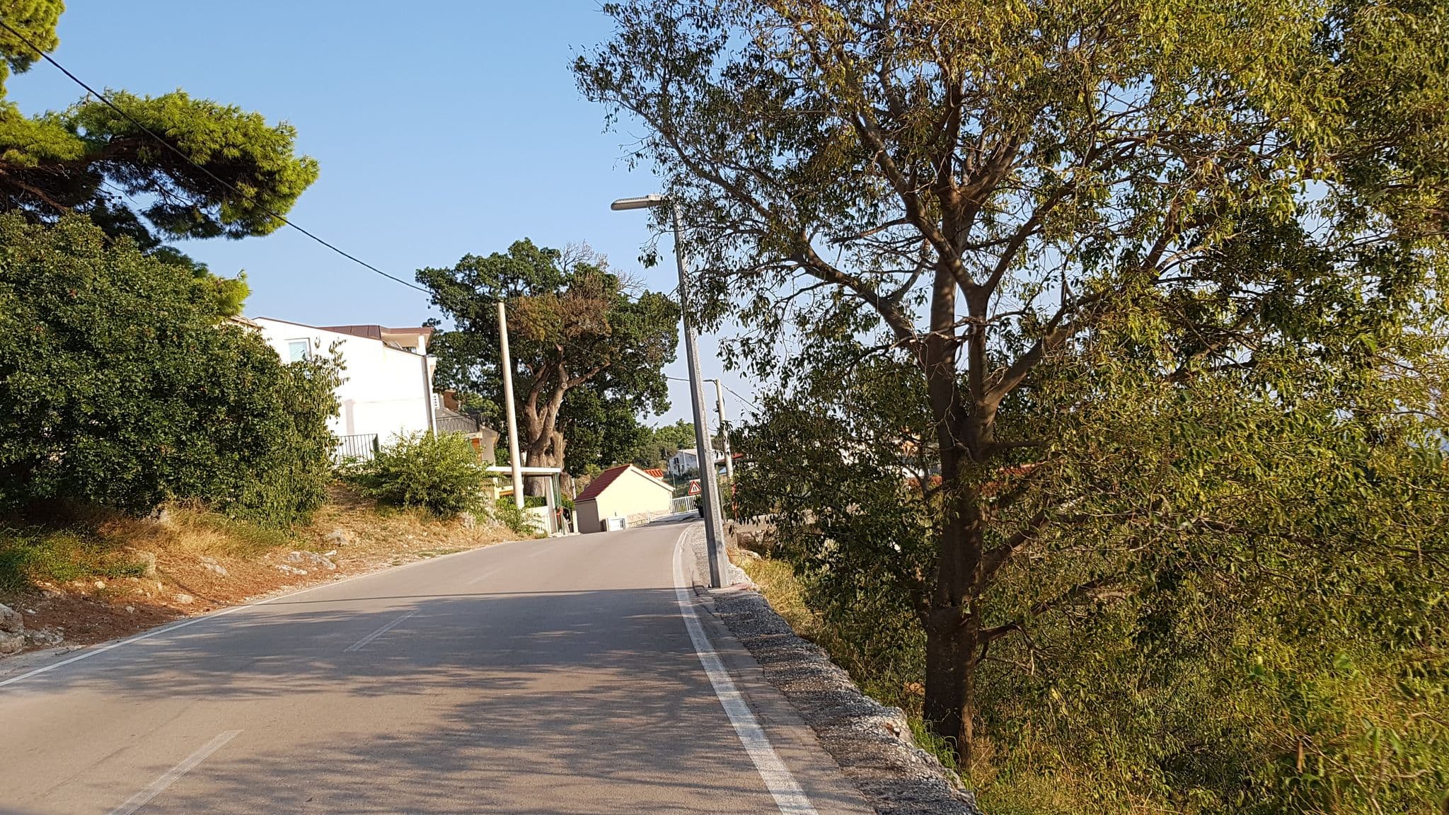 Street view near Bonavista Brela, Brela — © mcadam (CC BY-SA · Mapillary)