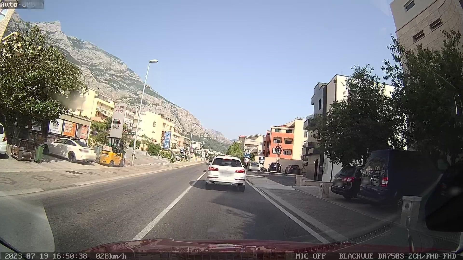 Street view near Apartments Milan, Makarska — © rdnnk (CC BY-SA · Mapillary)