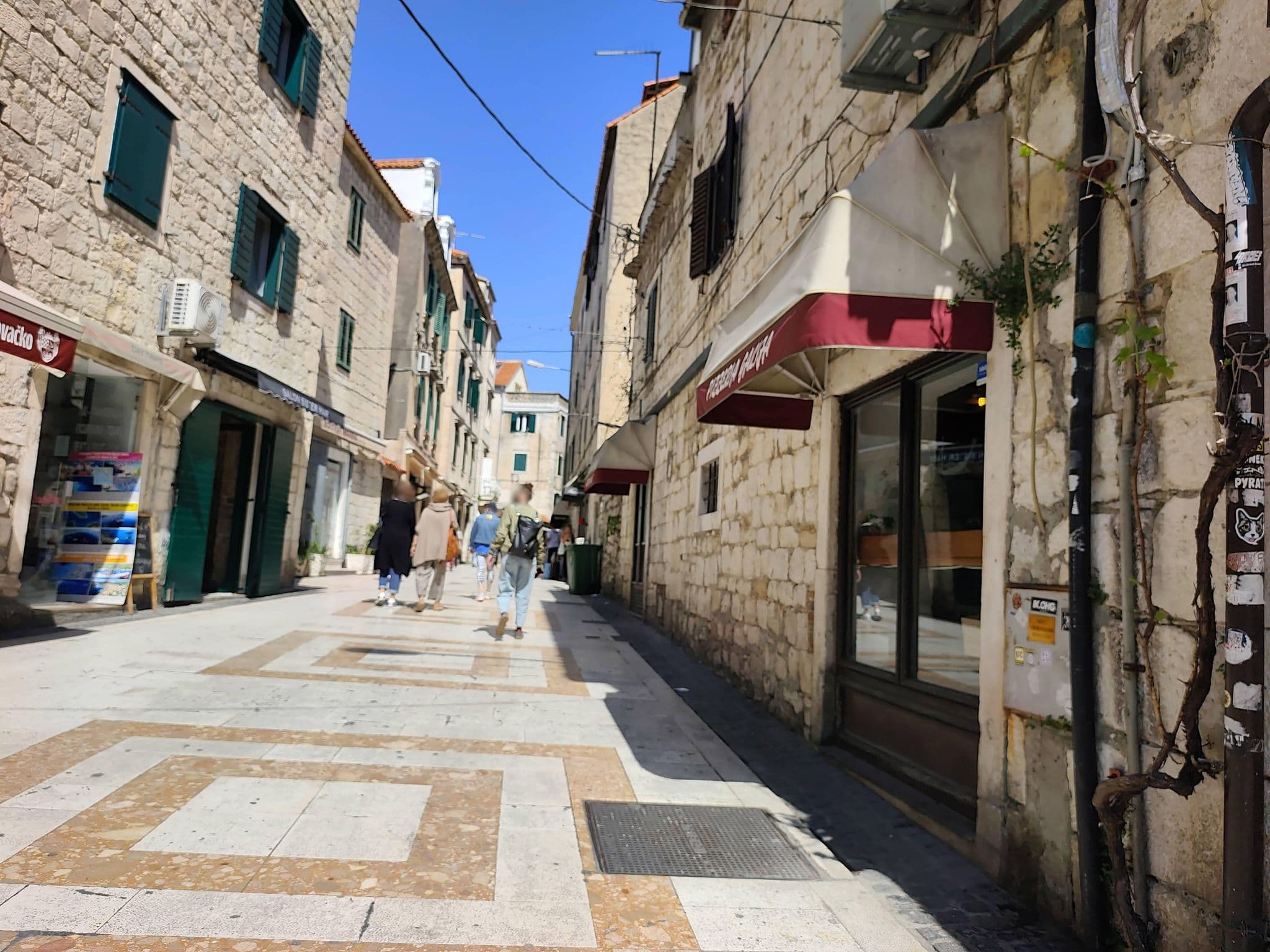 Street view near Apartments Veig, Split — © Duro (CC BY-SA · Mapillary)