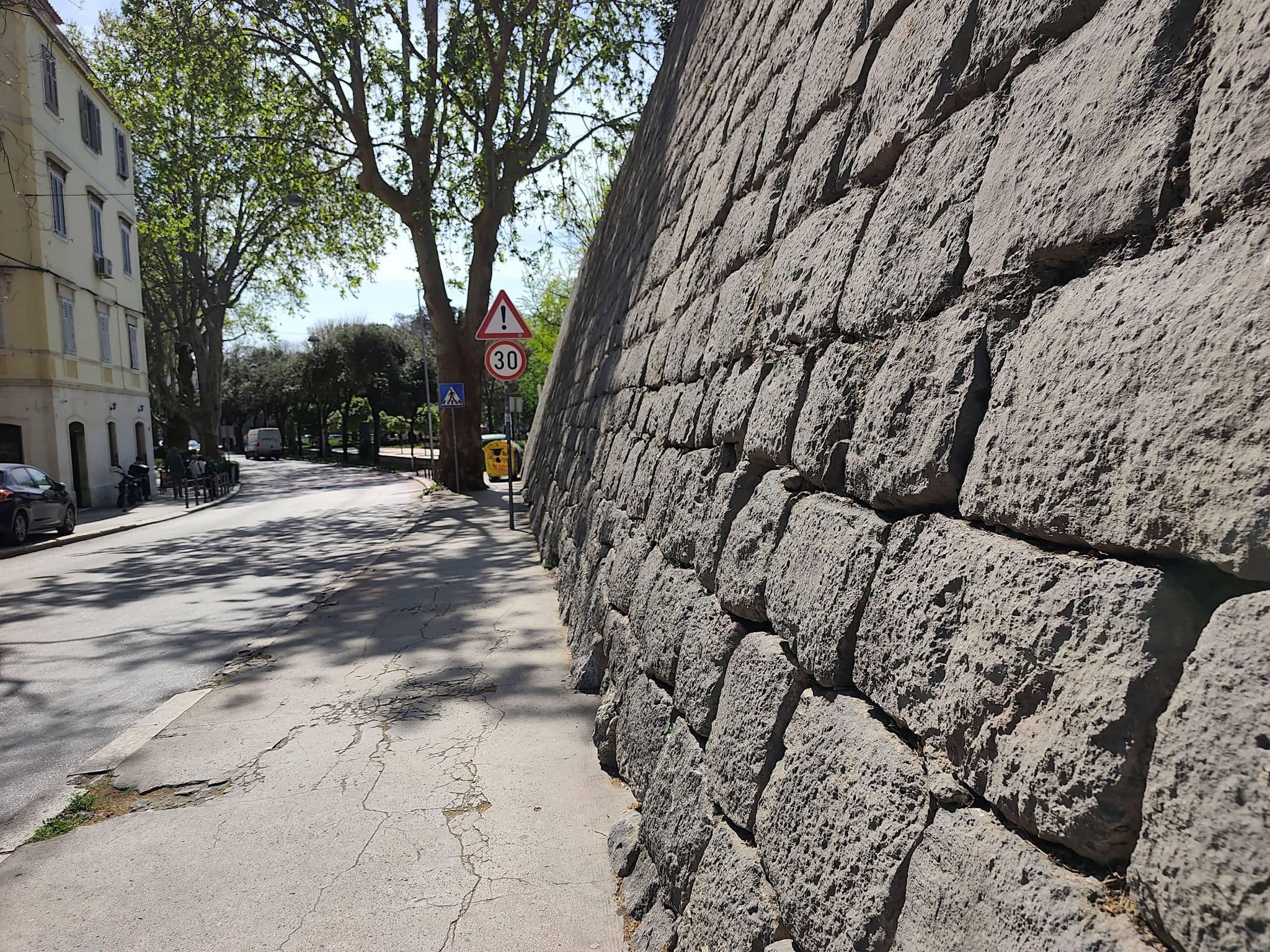 Street view near Giardin Suite, Split — © Duro (CC BY-SA · Mapillary)