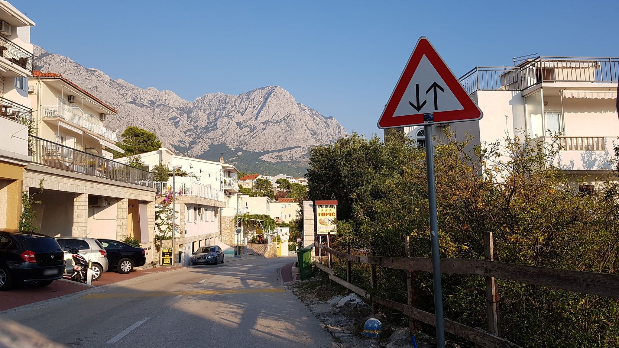 Street view near Apartmani Baška Voda Topić, Baška Voda — © mcadam (CC BY-SA · Mapillary)