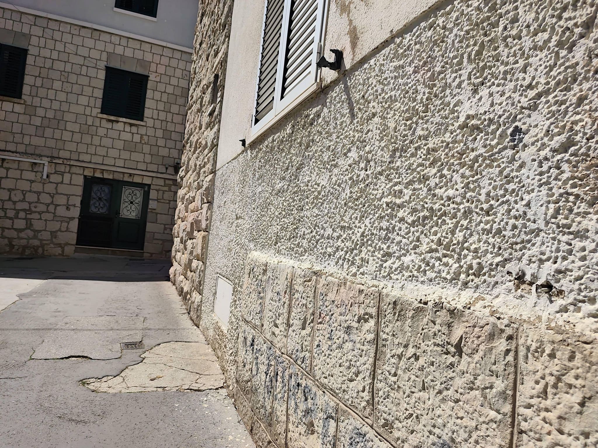 Street view near Apartment Dujas, Split — © Duro (CC BY-SA · Mapillary)