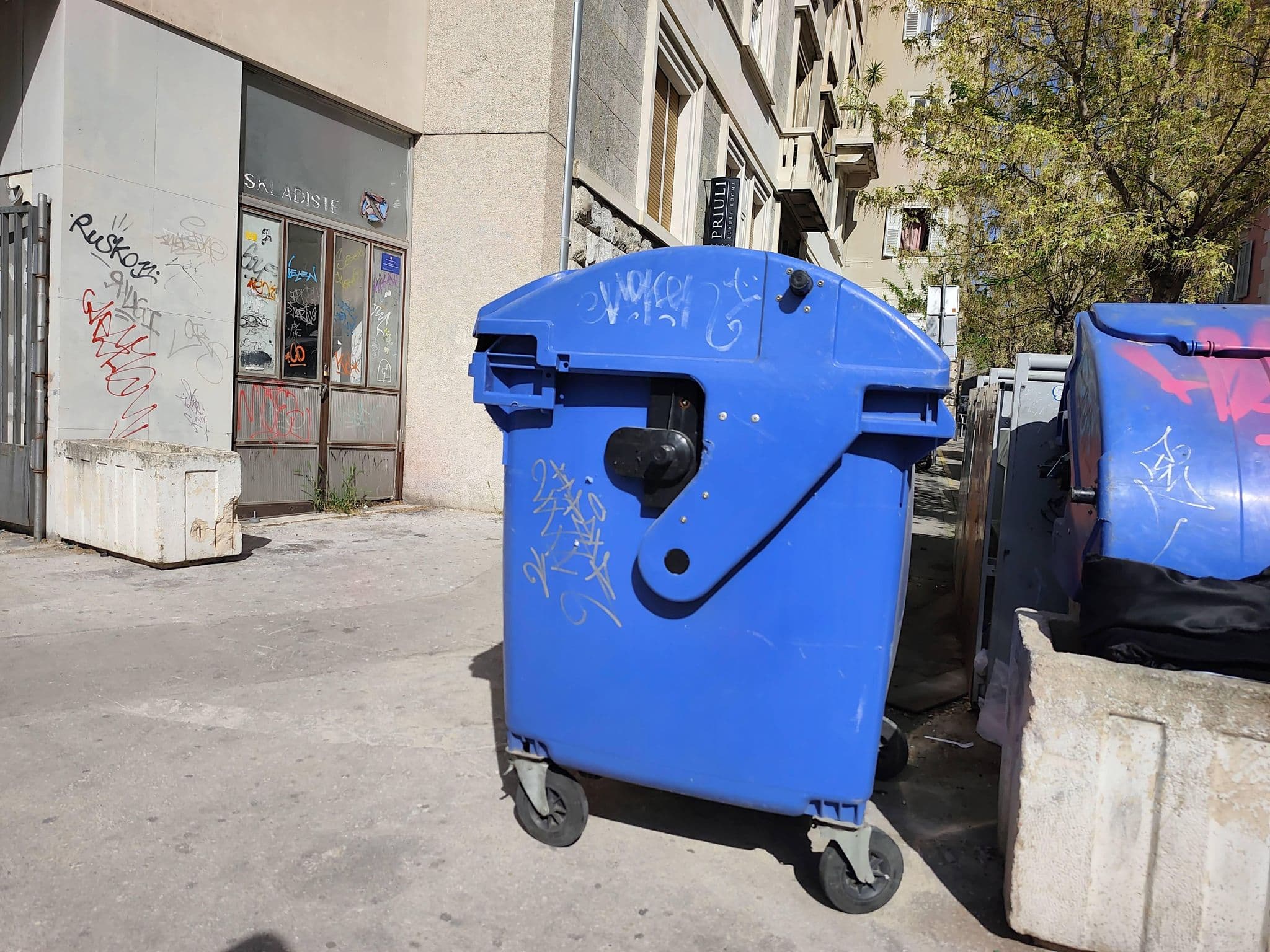 Street view near Vana Apartments, Split — © Duro (CC BY-SA · Mapillary)