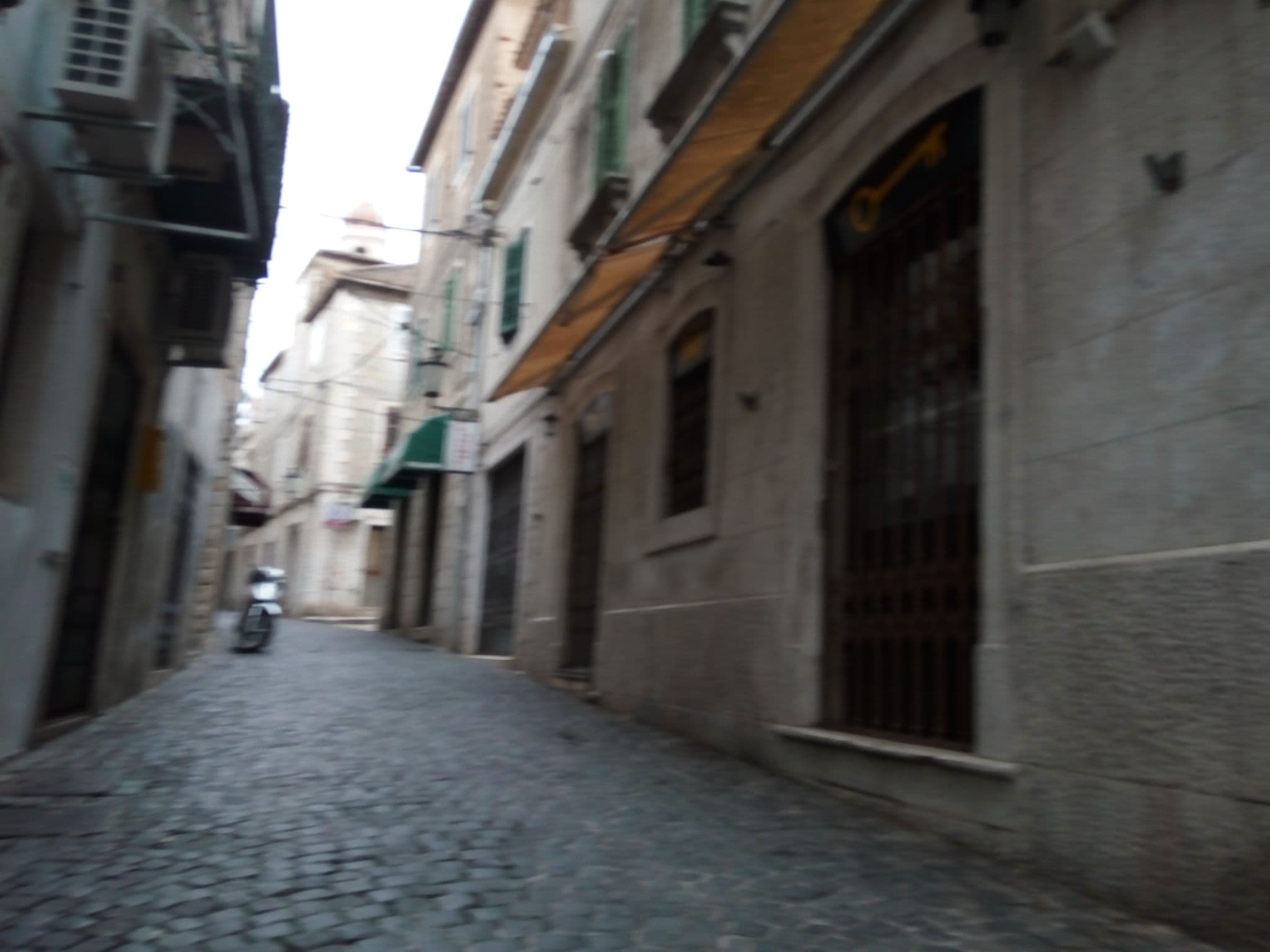 Street view near Antea, Split — © mapfool (CC BY-SA · Mapillary)