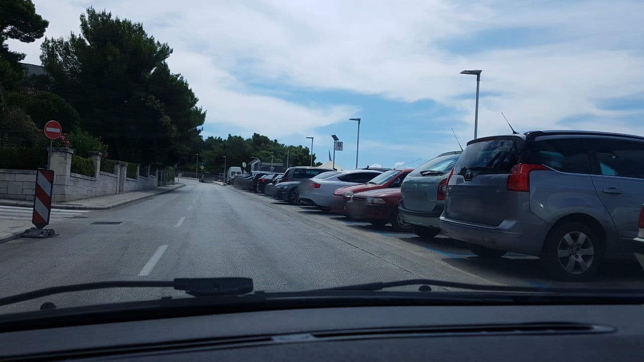 Street view near Apartments Suzy&Demi, Split — © mik007 (CC BY-SA · Mapillary)