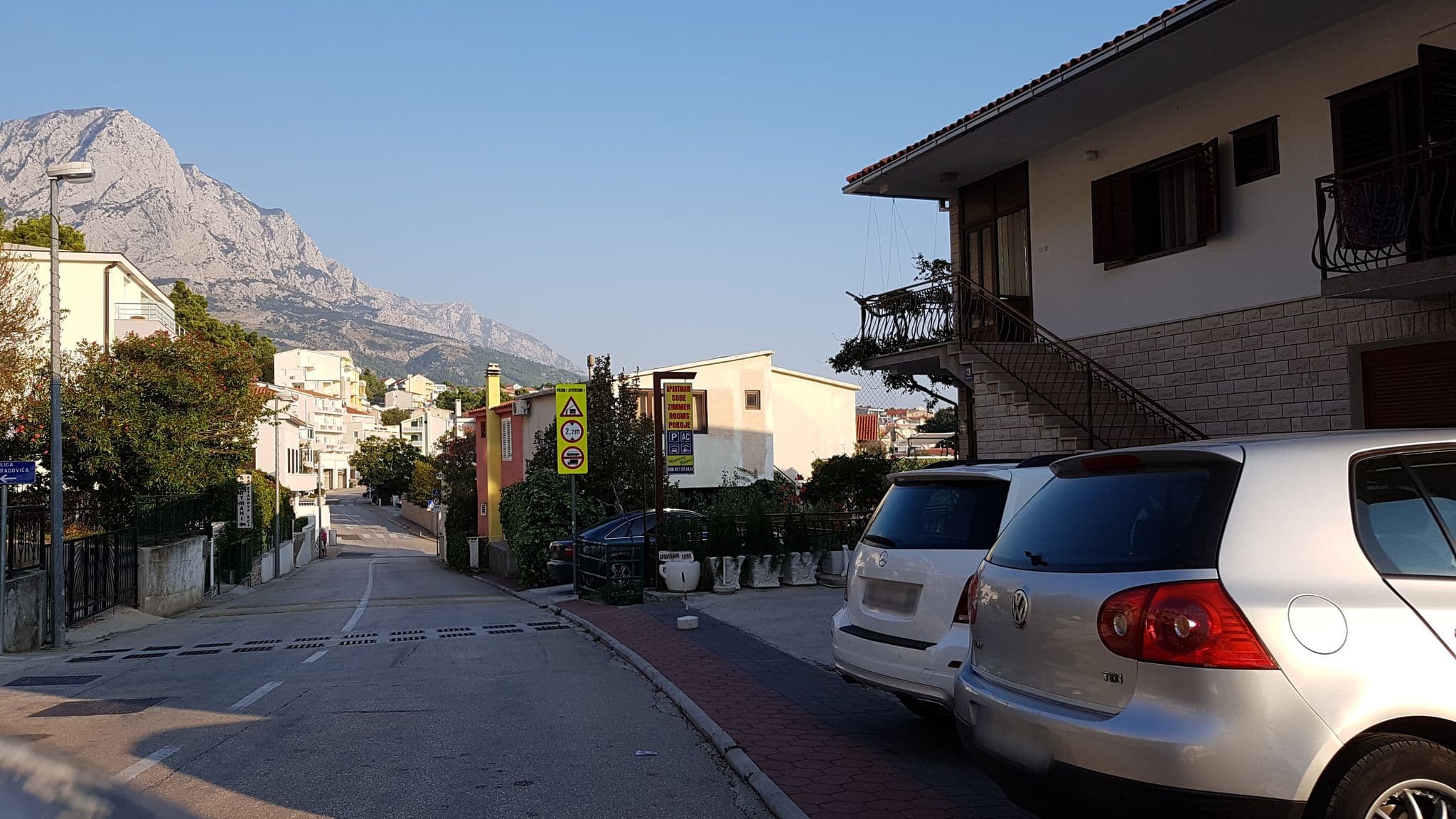 Street view near Apartment Dalmatinka, Baška Voda — © mcadam (CC BY-SA · Mapillary)
