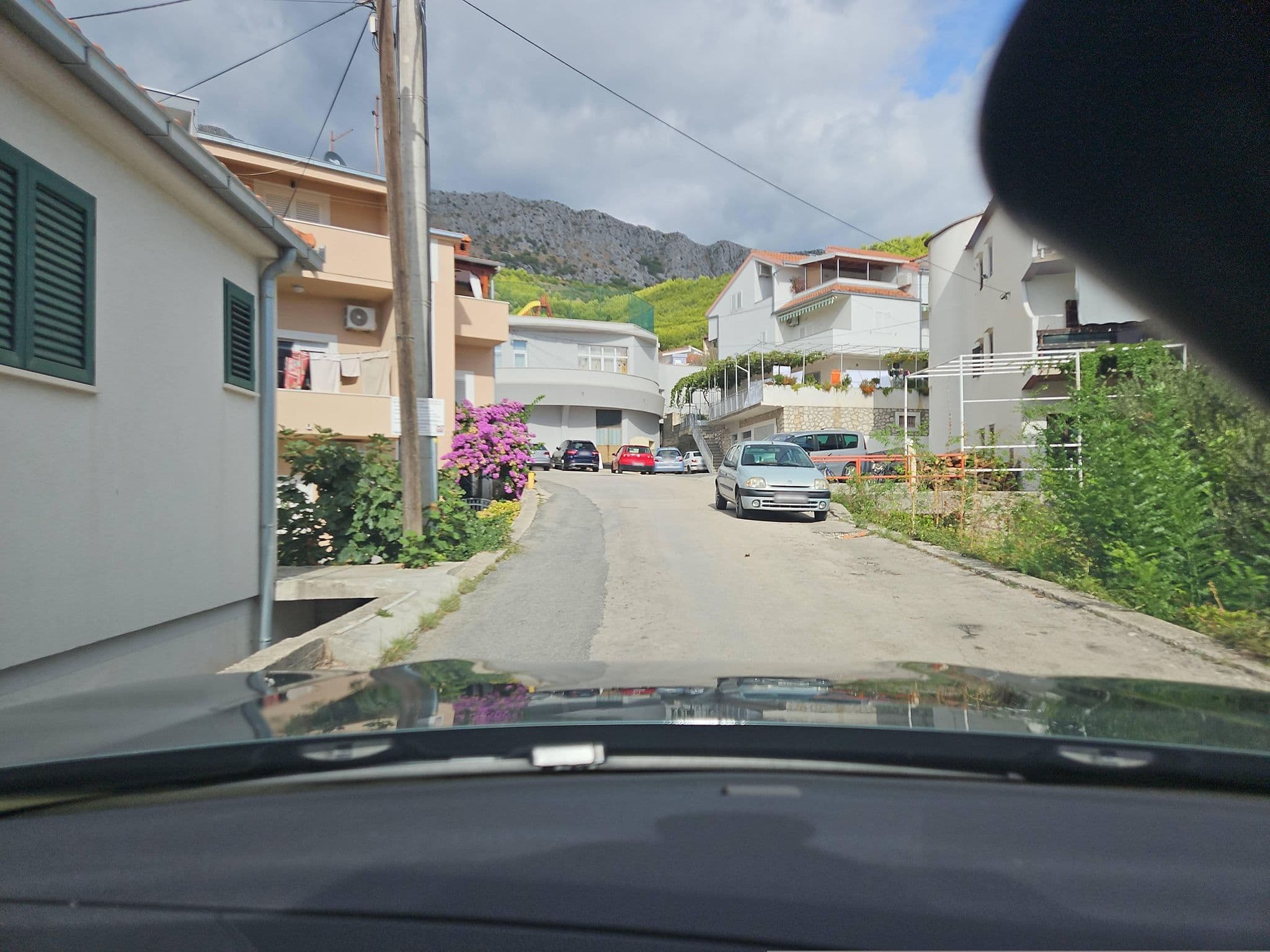 Street view near Apartments by the sea Sumpetar, Omis - 2808, Dugi Rat — © toho (CC BY-SA · Mapillary)