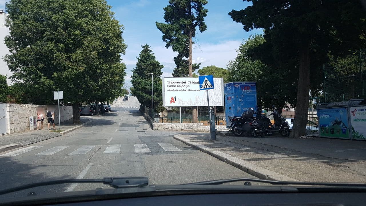 Street view near Apartment Tennis Court, Split — © mik007 (CC BY-SA · Mapillary)