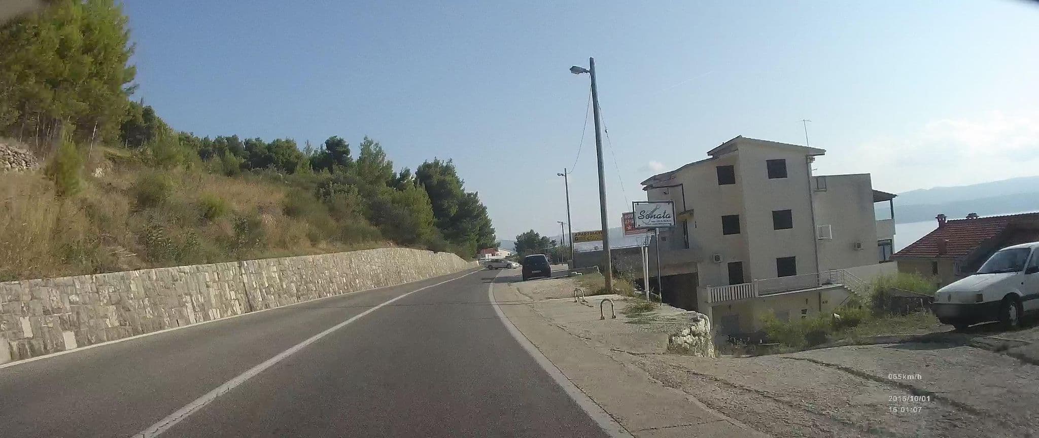 Street view near Villa ''Sonata'', Omiš — © idelac (CC BY-SA · Mapillary)