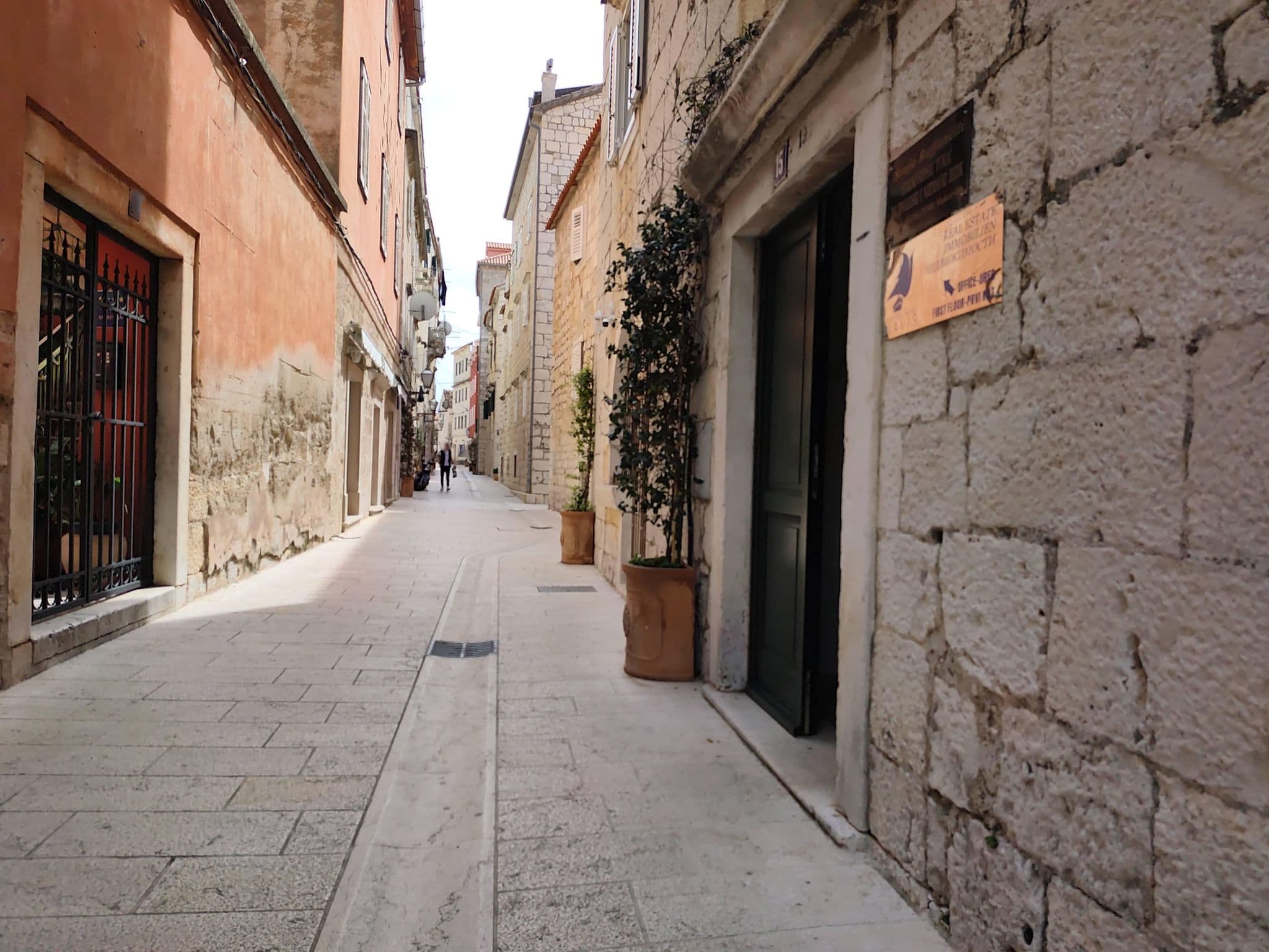Street view near Apartment Azra, Makarska — © Duro (CC BY-SA · Mapillary)