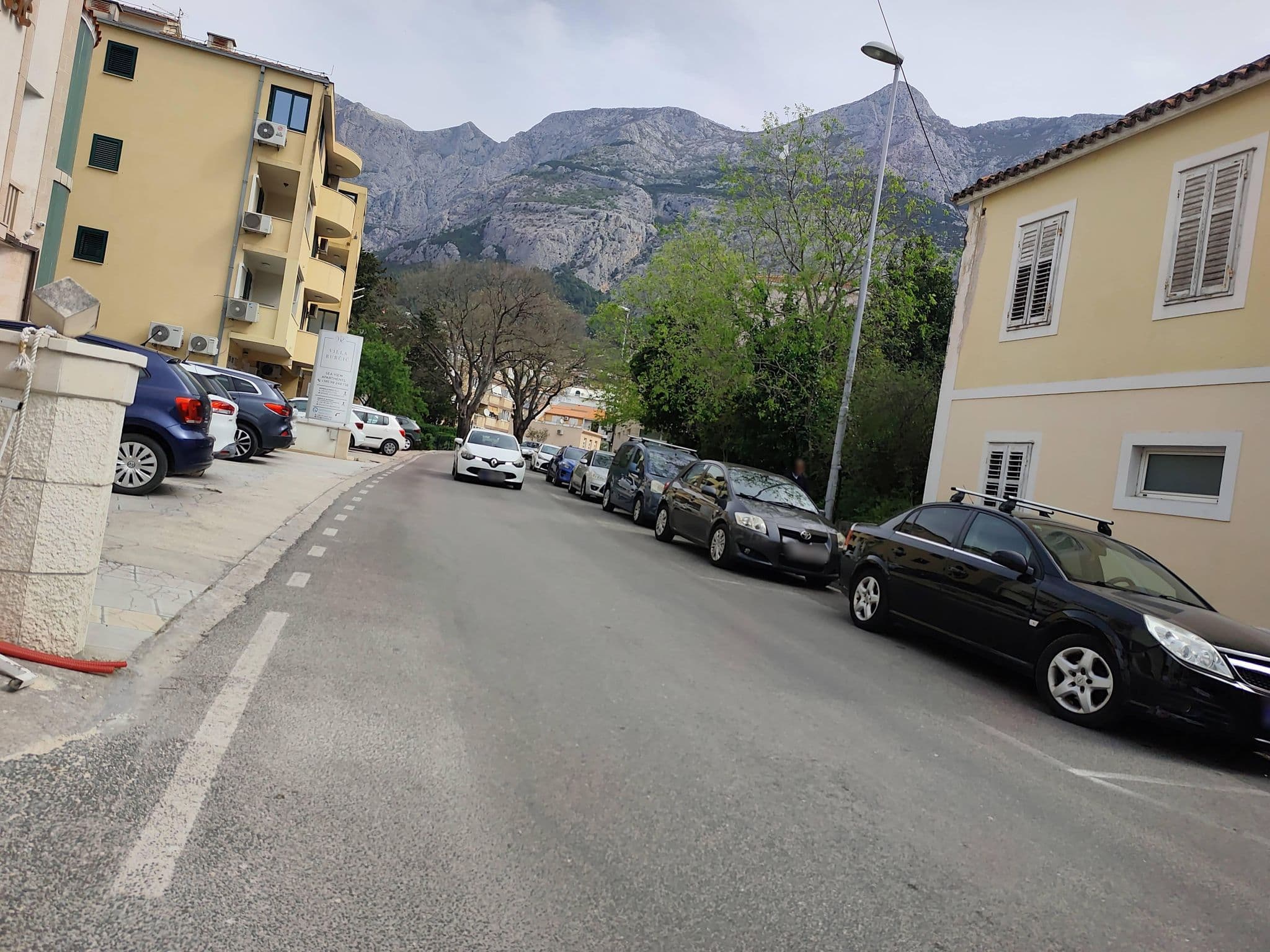 Street view near Turistički Obrt Vesna Makarska, Makarska — © Duro (CC BY-SA · Mapillary)