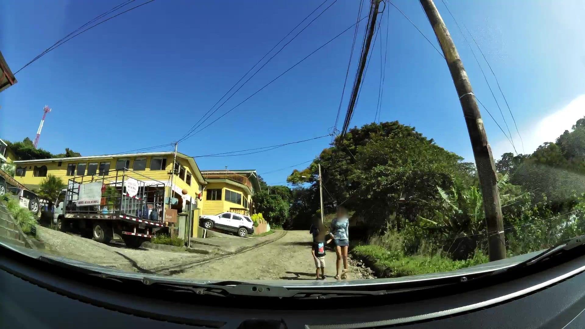 Street view near Mar Inn, Juntas