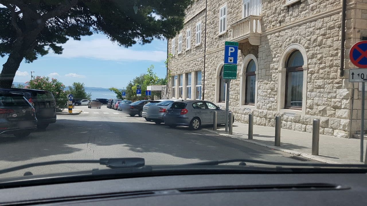 Street view near briig hotel, Split — © mik007 (CC BY-SA · Mapillary)