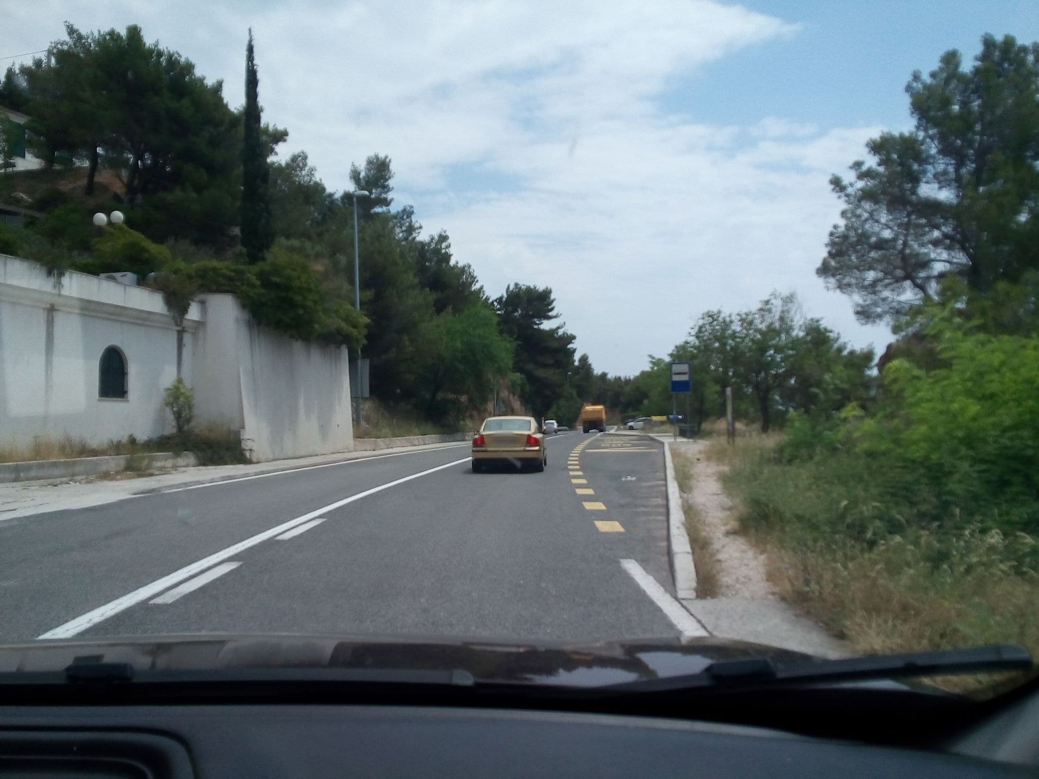 Street view near Apartments Marijo, Pučišća — © karthoo (CC BY-SA · Mapillary)